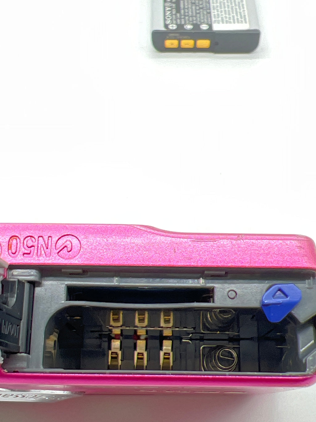 Sony Cyber-shot DSC-W220 12.1 MP Compact Digital Camera Pink Untested