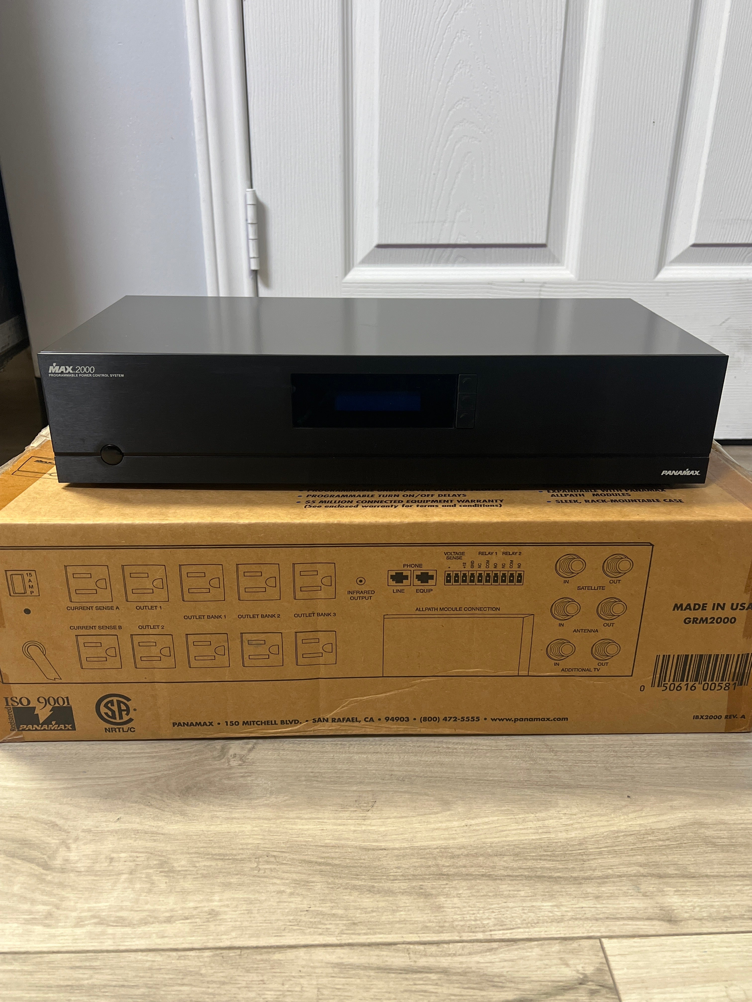 Panamax Max 2000 Power Management & Surge Protector - New Open Box