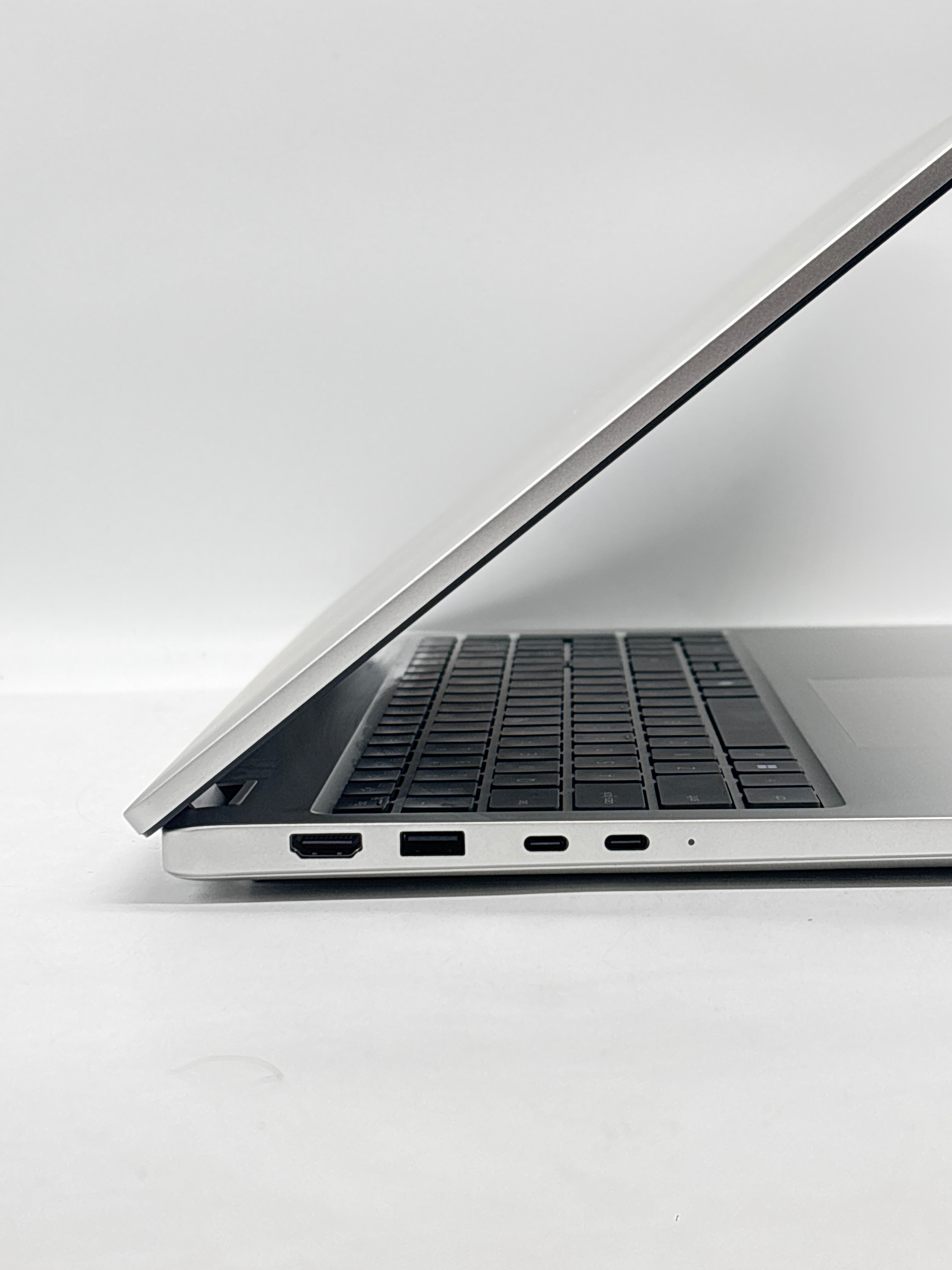 Dell Pro 16 PB16250 Plus Ultra 5 235U 16GB RAM 256GB SSD - Silver Used