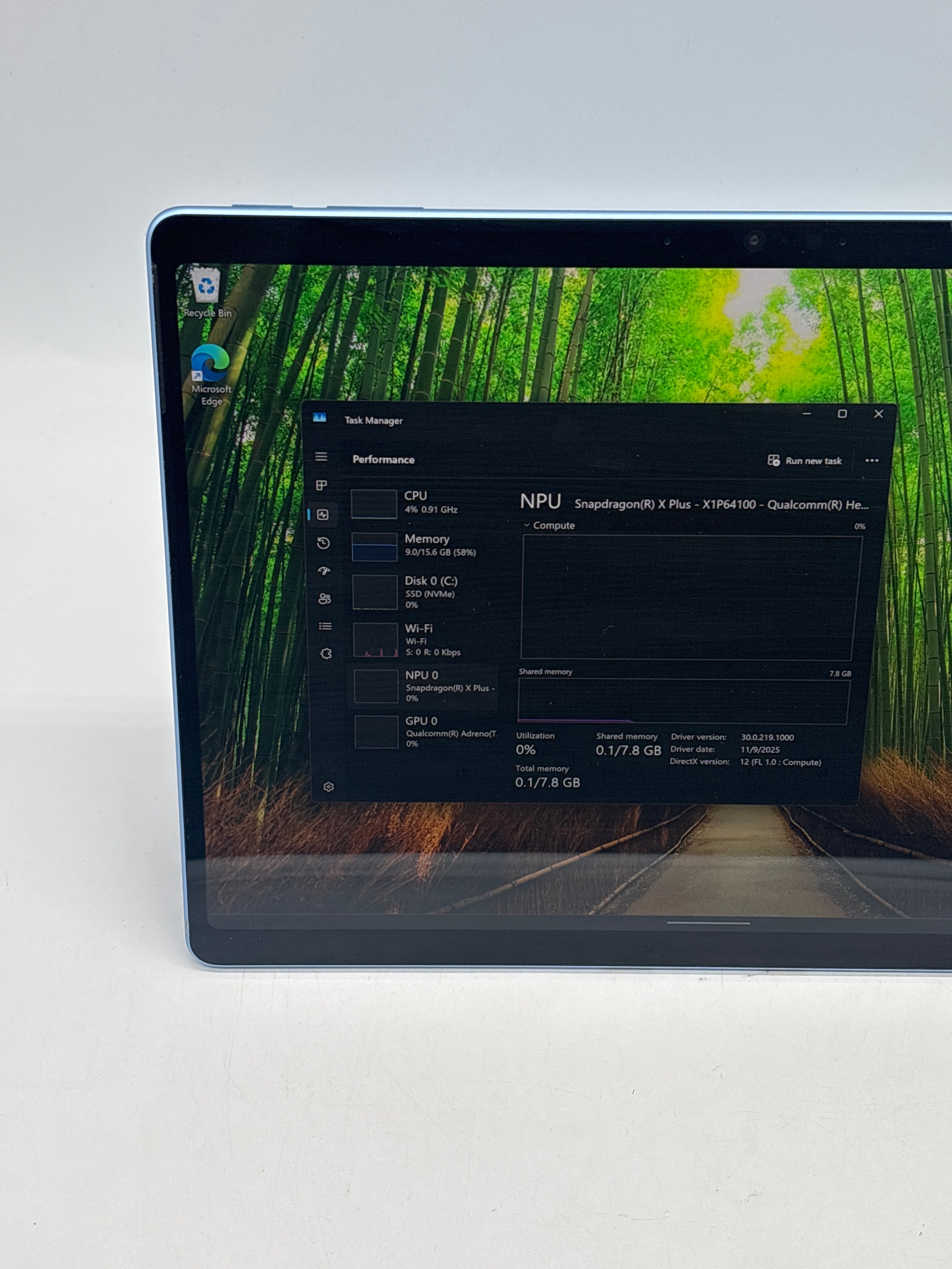 Microsoft Surface Pro 11 2076 Snapdragon X 10-Core 16GB RAM 512GB SSD