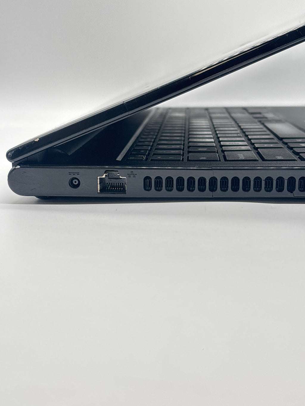 Dell Inspiron 5558 Touch Celeron 3205U 4GB RAM 500GB HD - For Parts (Read DESC)