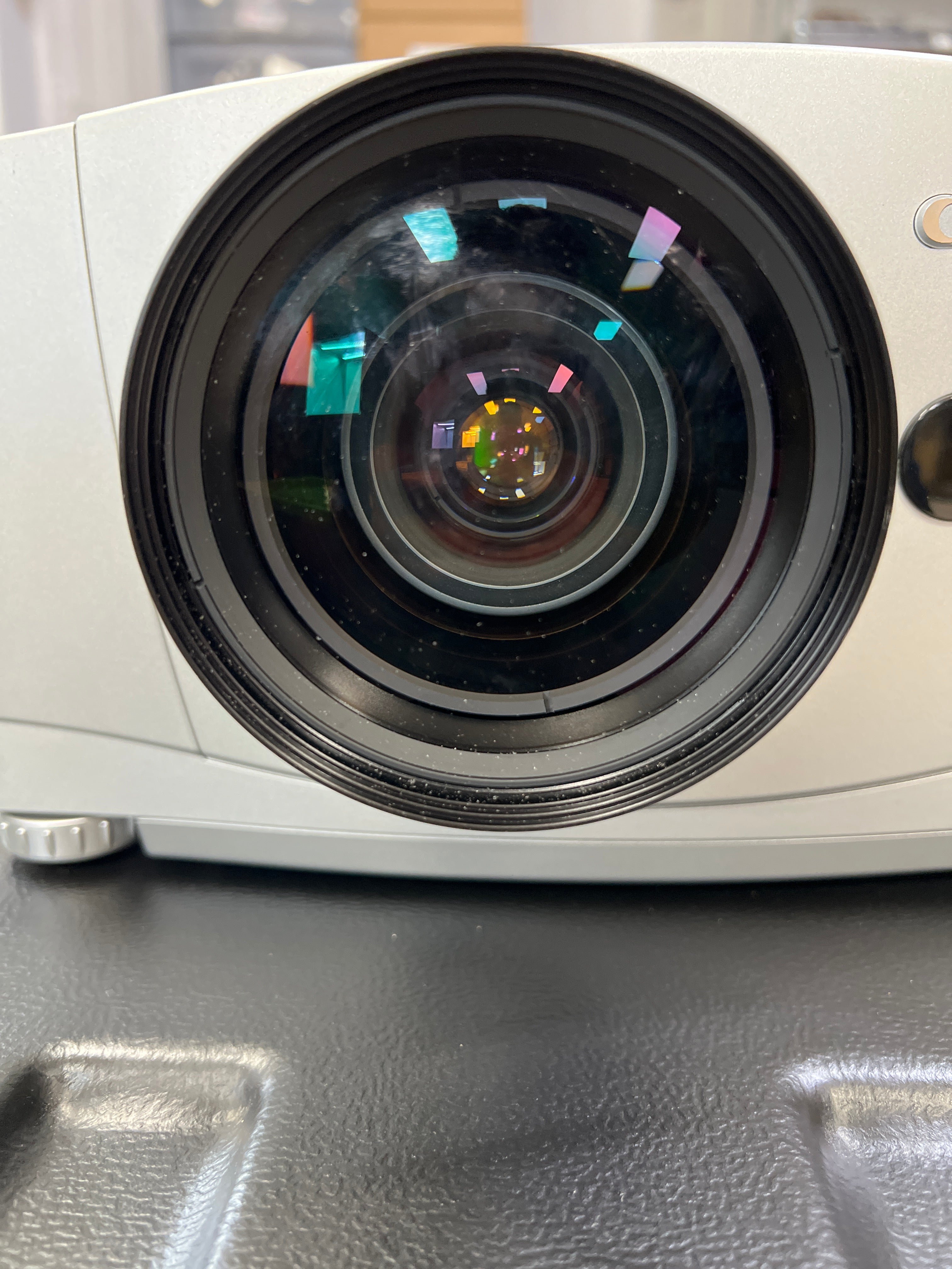 Canon LV-7555 Projector with carrying case - Used