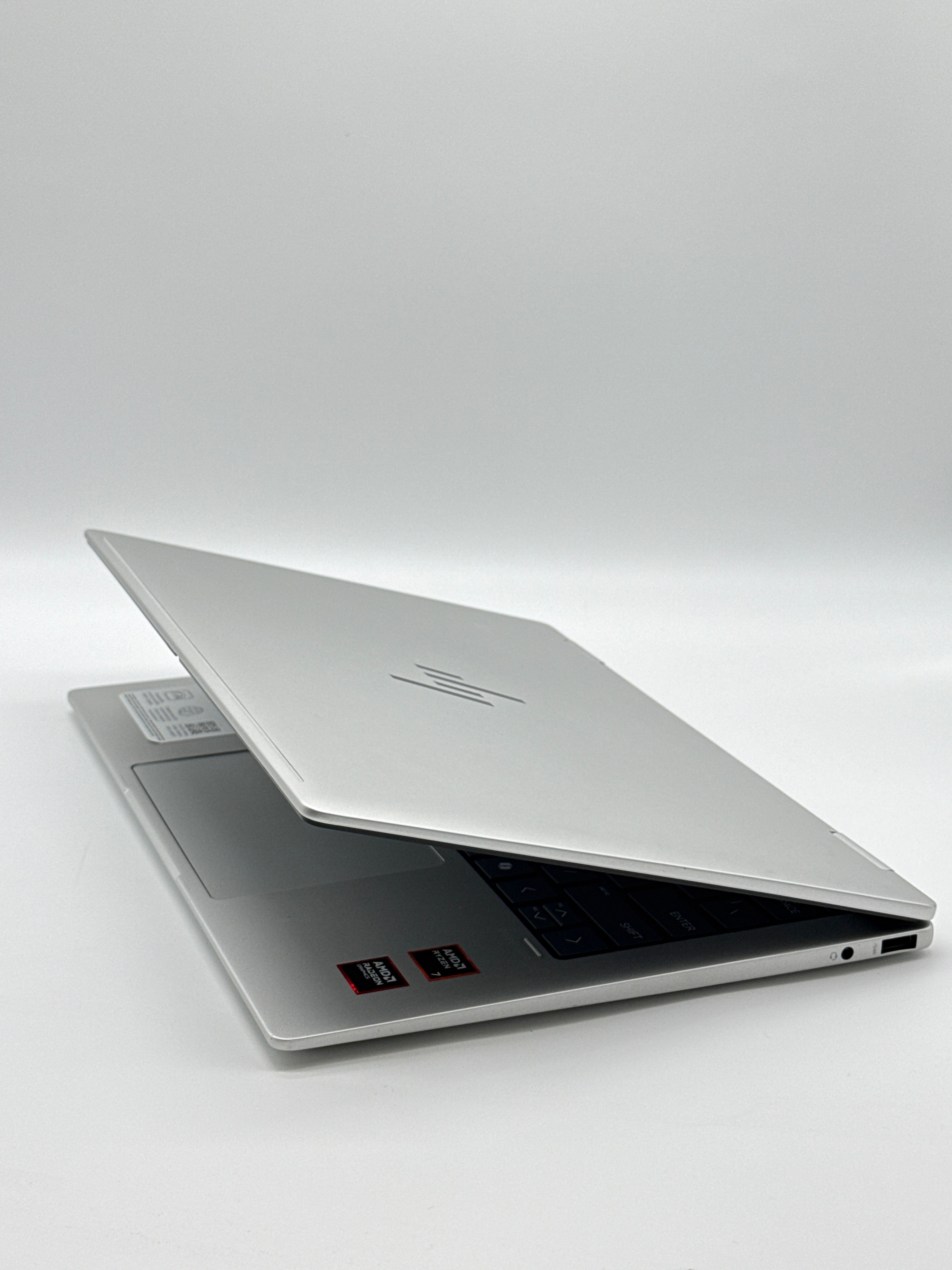 HP ENVY X360 14" AMD Ryzen 7 16GB RAM 1TB SSD