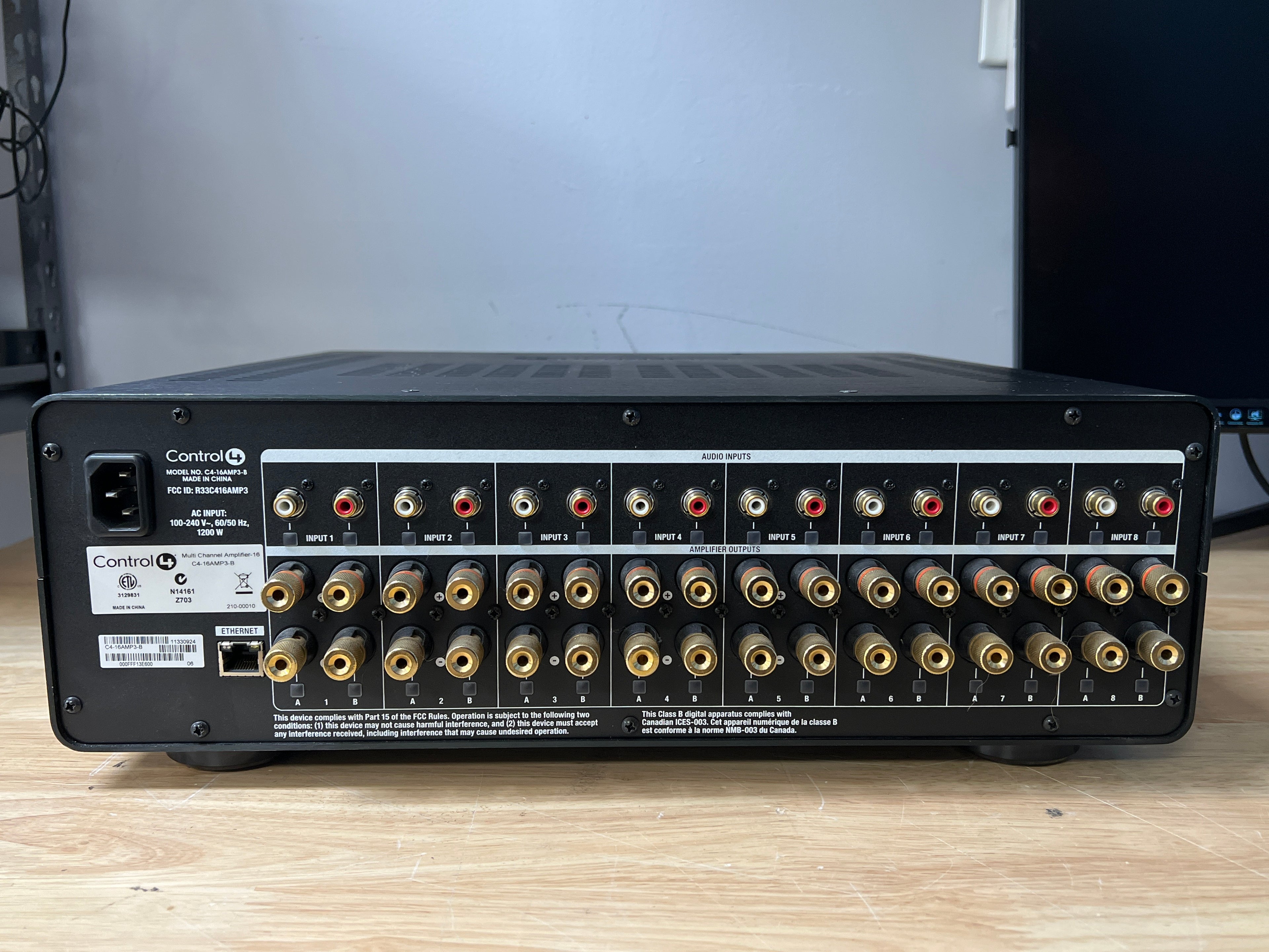 Control4 Amplifier C4-16AMP3-B 8 Zone 16 Channel Matrix - Working