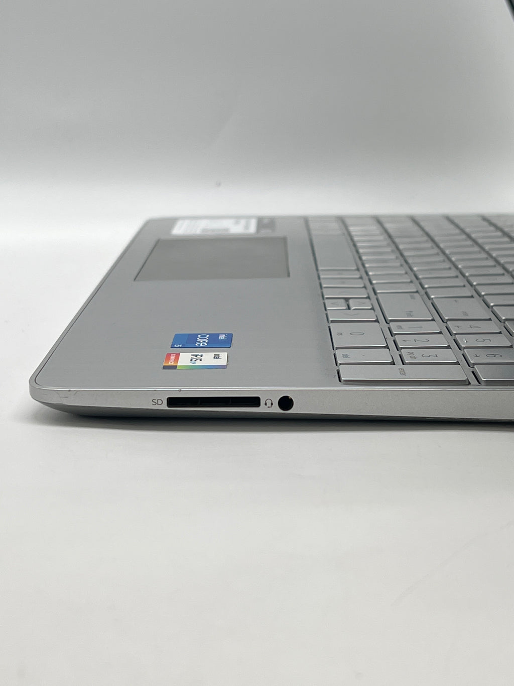 HP Laptop 15 dy2xxx i5-1135G7 8GB RAM 256GB SSD - Used