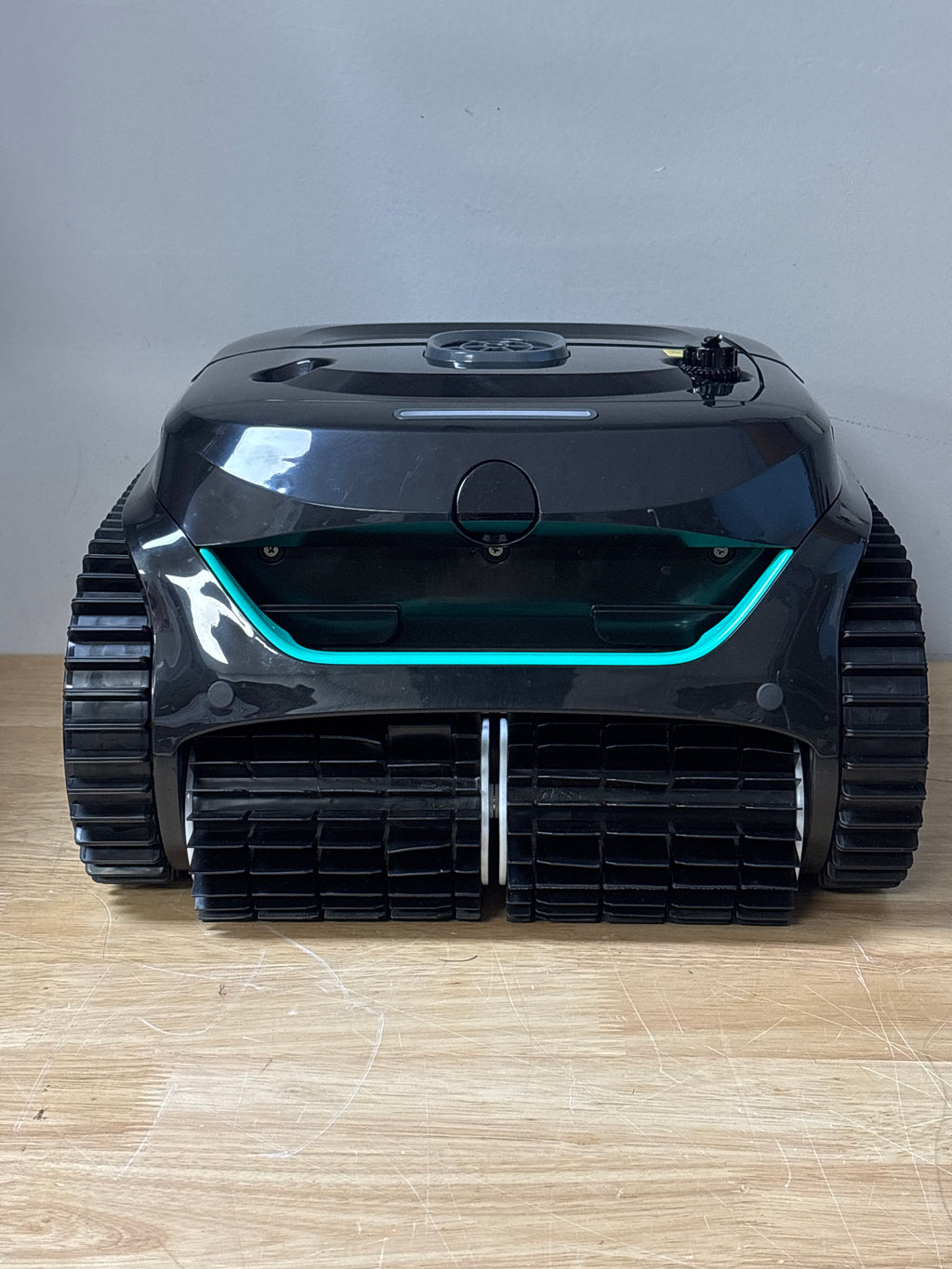 Wybot C2 Pool Vacuum Cleaner - New In Box Black