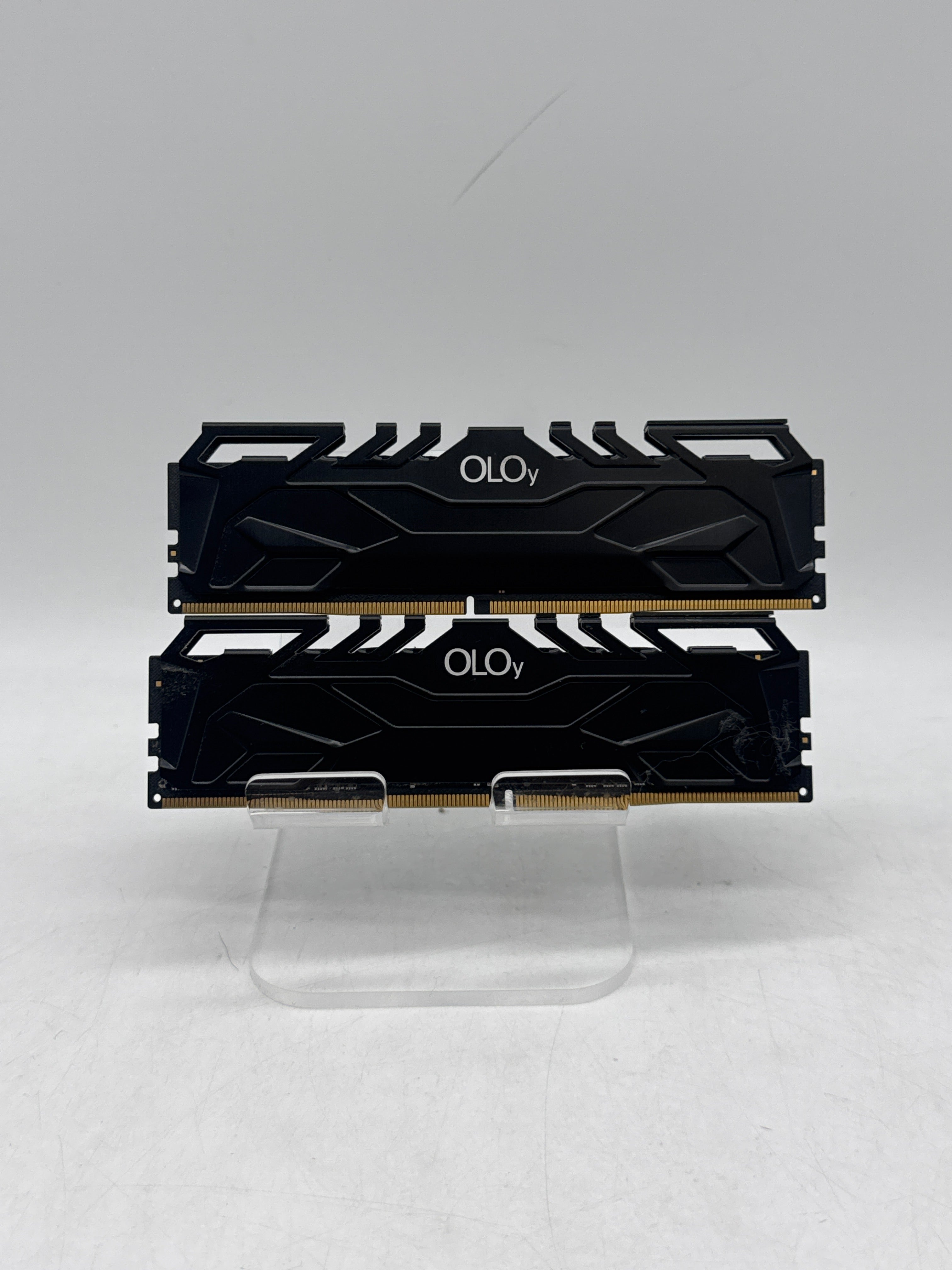OLOy C16 16GB (2x8GB) RAM DDR4 3000MHz - Used
