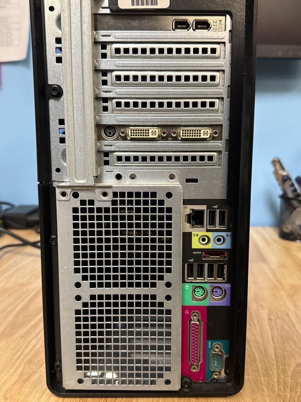 Dell Precision T3500 Xeon  8GB RAM 250GB HDD NVDIA Quadro FX 3700