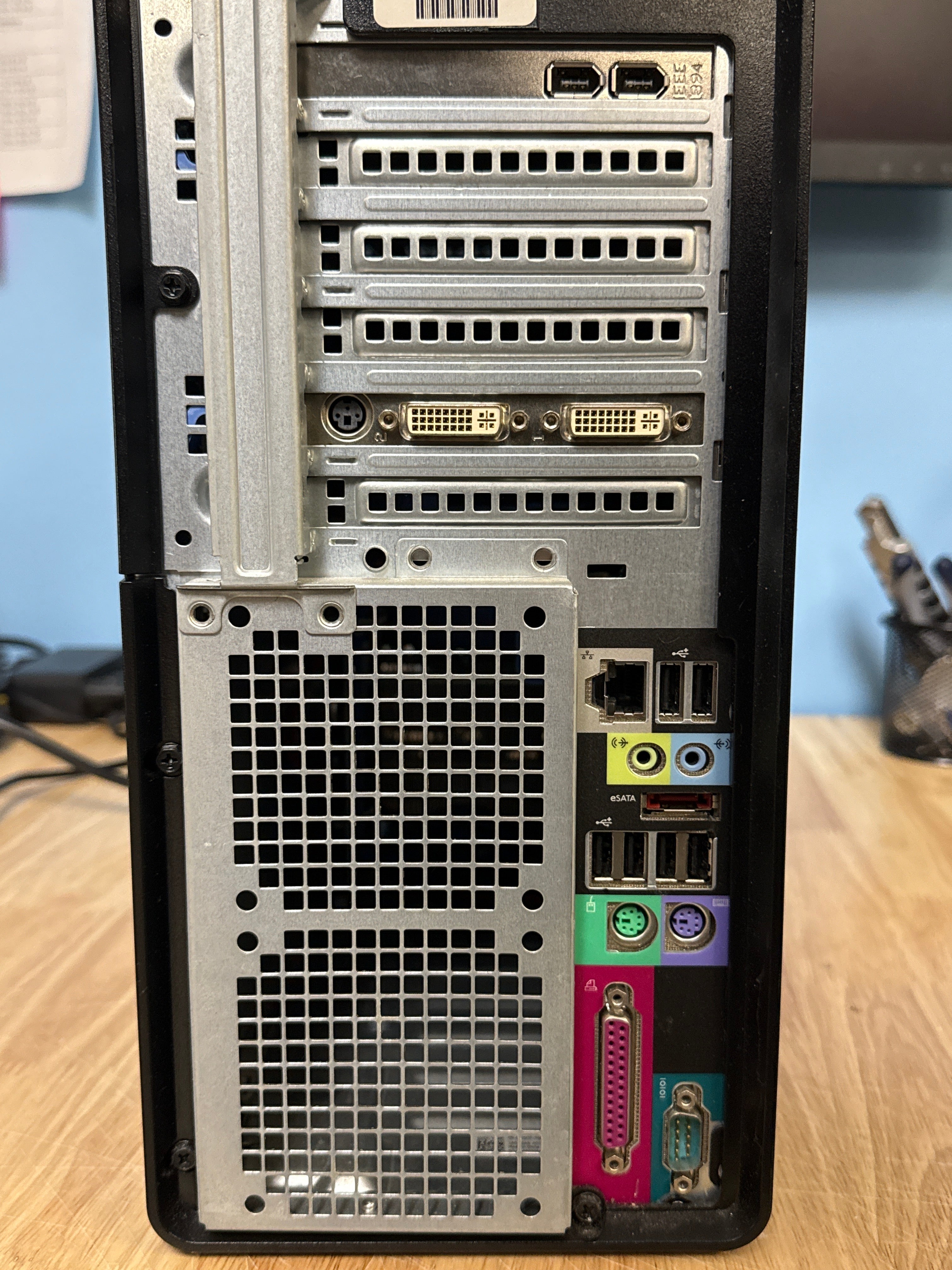 Dell Precision T3500 Xeon  8GB RAM 250GB HDD NVDIA Quadro FX 3700