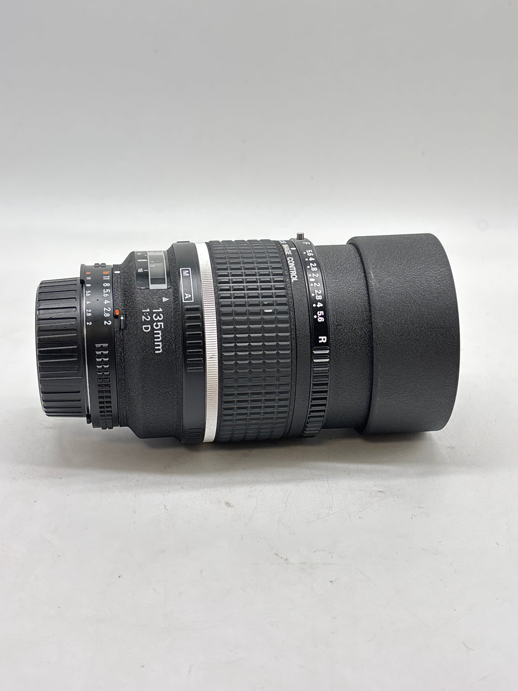Nikon AF DC-Nikkor 135mm f/2D Nikon F Mount - Hazy Elements