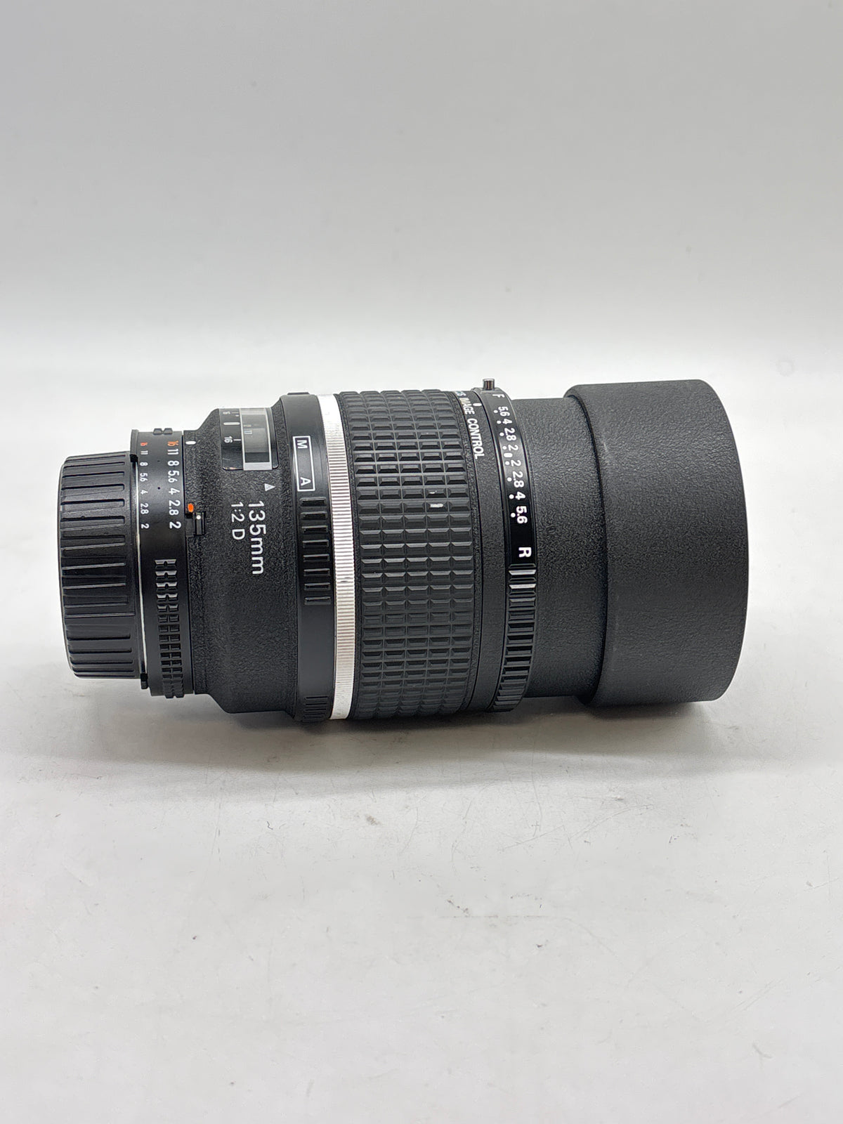 Nikon AF DC-Nikkor 135mm f/2D Nikon F Mount - Hazy Elements
