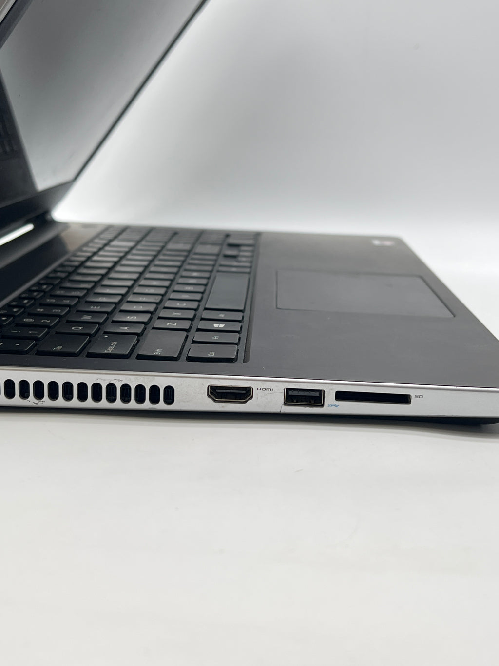 Dell Inspiron 5555 AMD A10 8GB RAM 1TB Hard Drive - For Parts (Read)