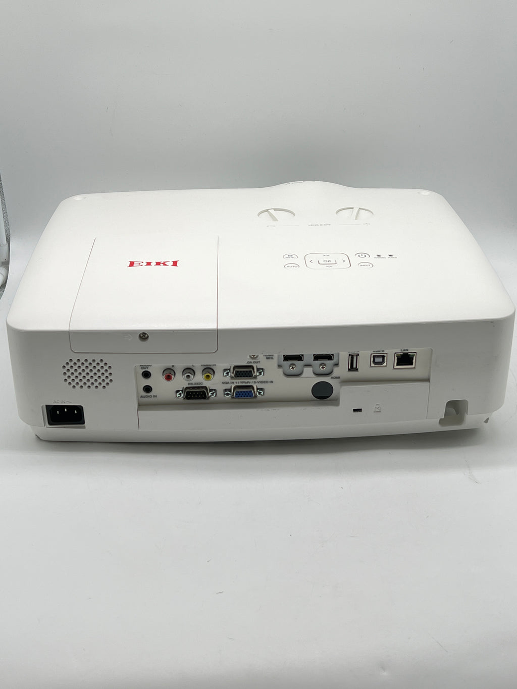 Eiki EK-305U 5000-Lumen WUXGA 3LCD Projector 1920x1200 - Used