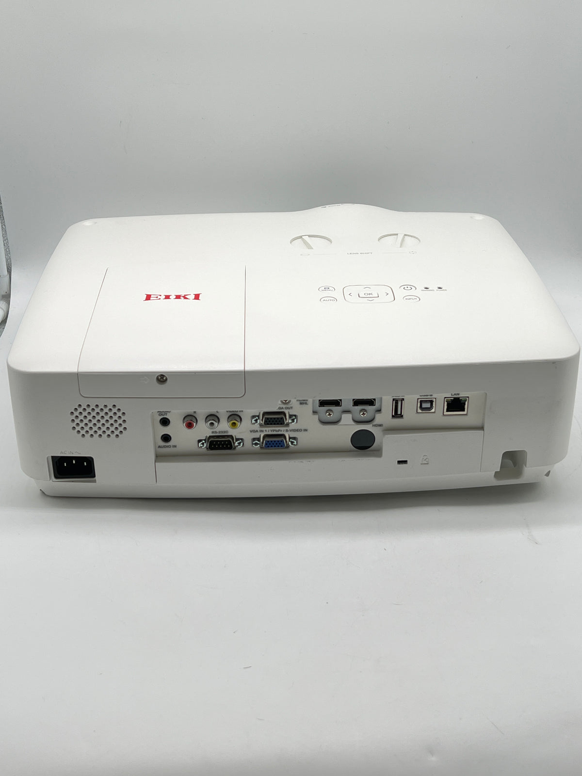 Eiki EK-305U 5000-Lumen WUXGA 3LCD Projector 1920x1200 - Used