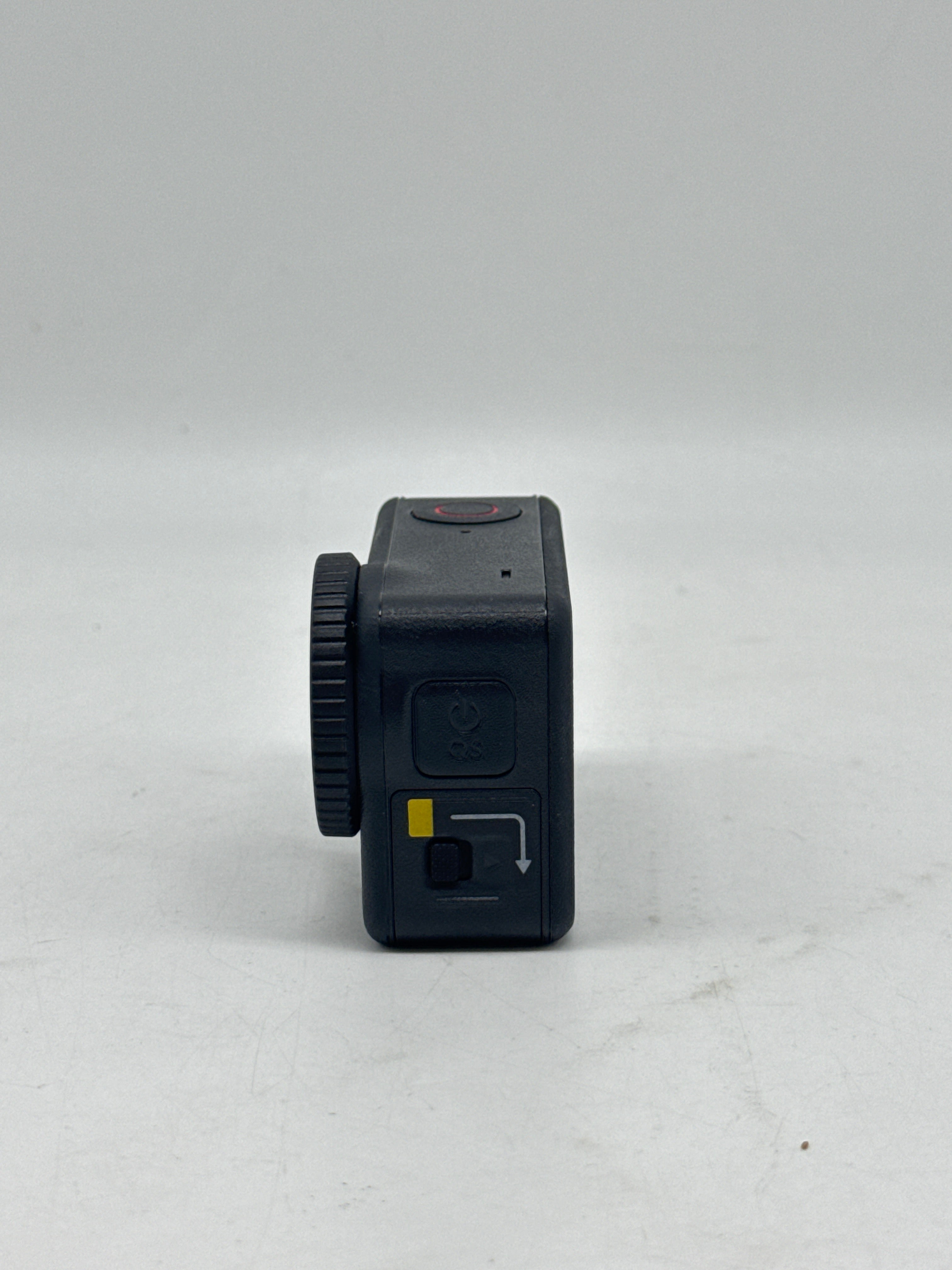 DJI Osmo Action 6 Essential Combo 8K Action Camera Black W/Accessories