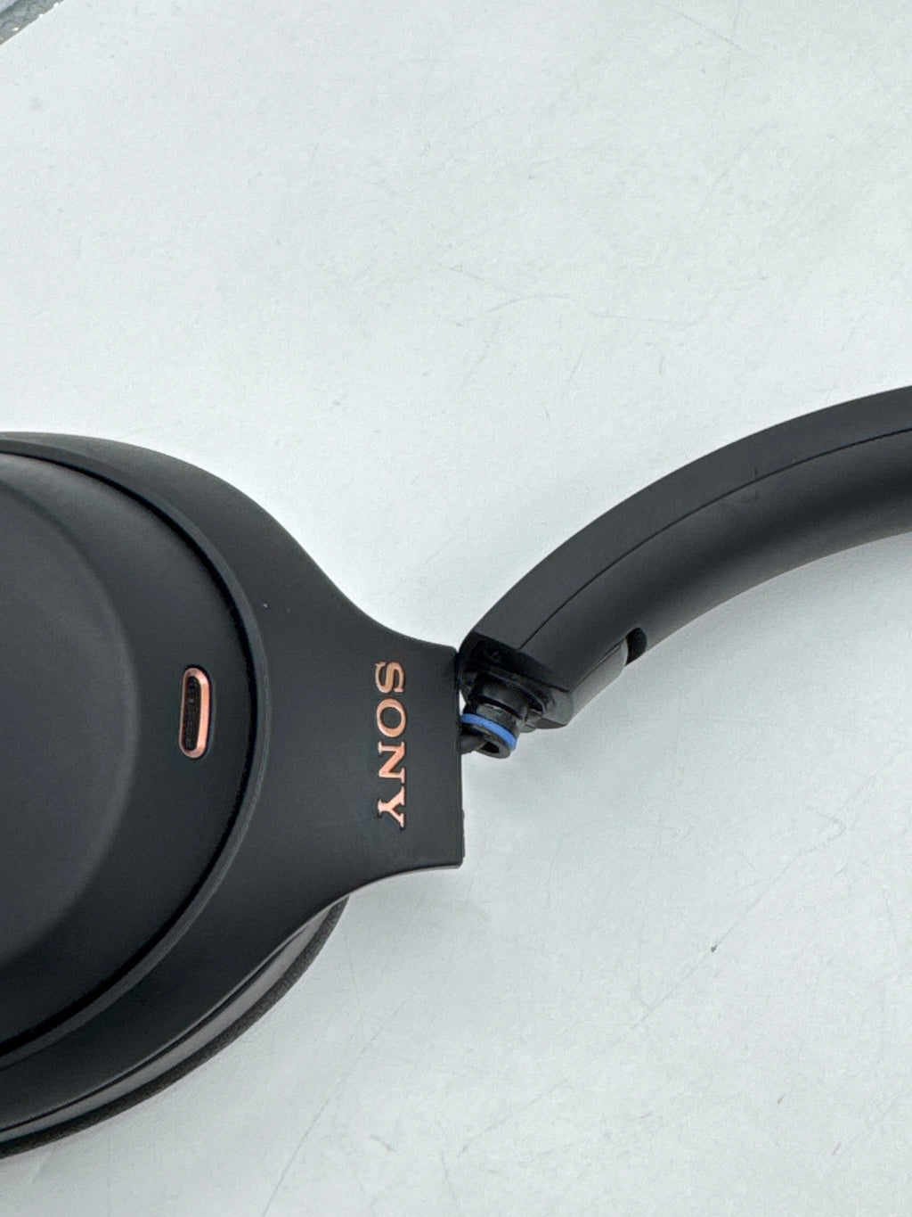 Sony WH-1000XM4 Wireless Noise Canceling Headphones Black Read