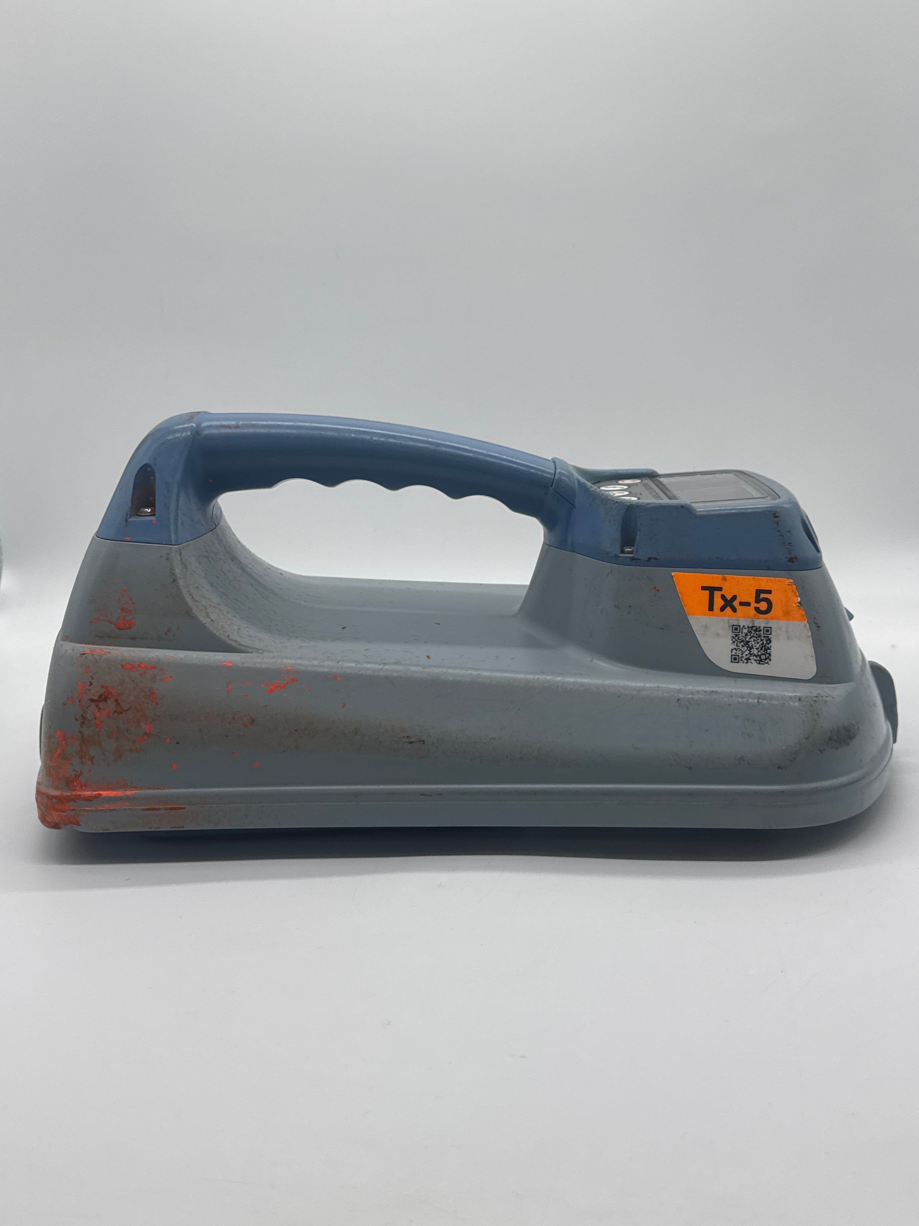 Radiodetection TX5 Utility Locating Signal Transmitter - For Parts [Broken Plastic Tab]