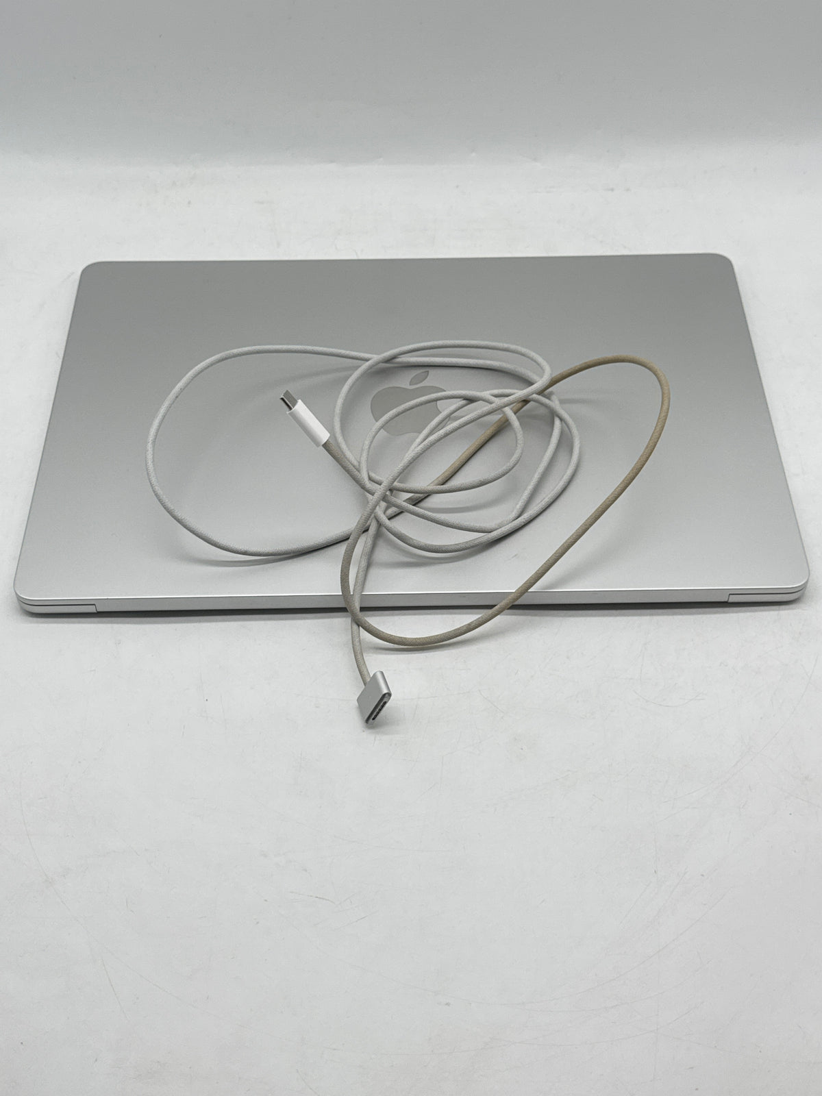 Apple MacBook Air 15in M2 A2941 8GB RAM 256GB SSD Silver - Used