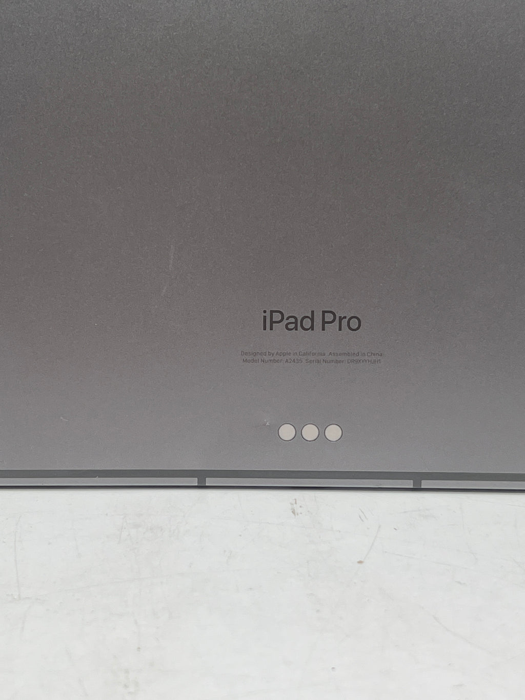 Apple iPad Pro 11" 4th Gen A2435 128GB Wi-Fi + 5G - Cracked Screen
