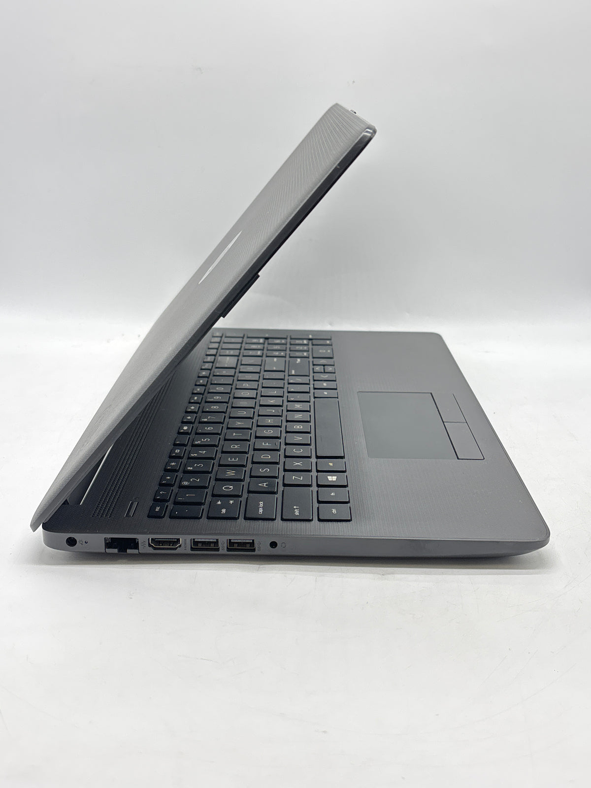 HP 255 G7 15.6in AMD E2-9000e 8GB RAM 128GB SSD Black - READ