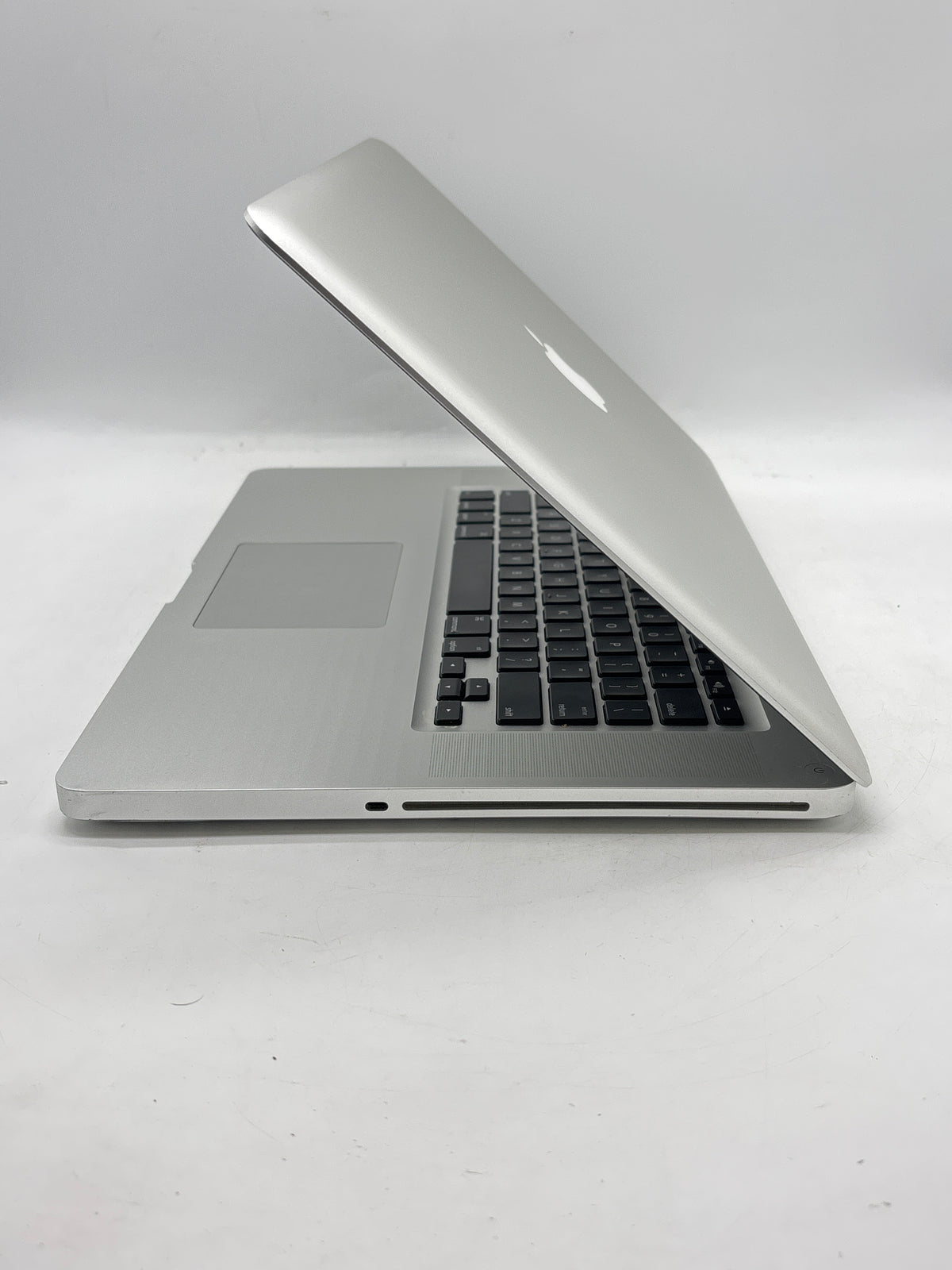 Apple MacBook Pro 15in A1286 Core i7 4GB RAM 500GB SATA Disk - Used