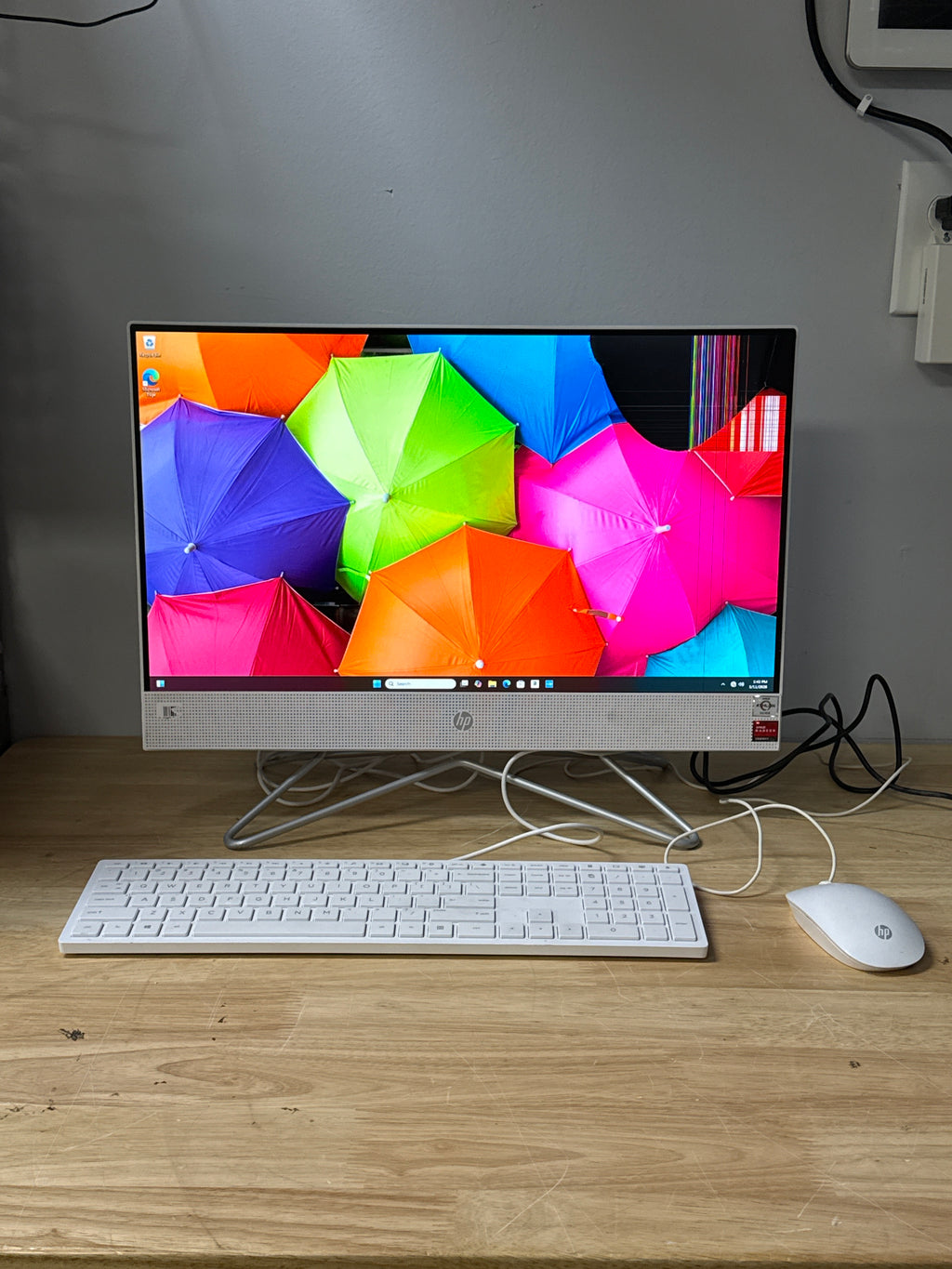 HP 22-DD0046 All-in-One PC AMD Athlon Silver 4GB RAM 256GB SSD - For Parts