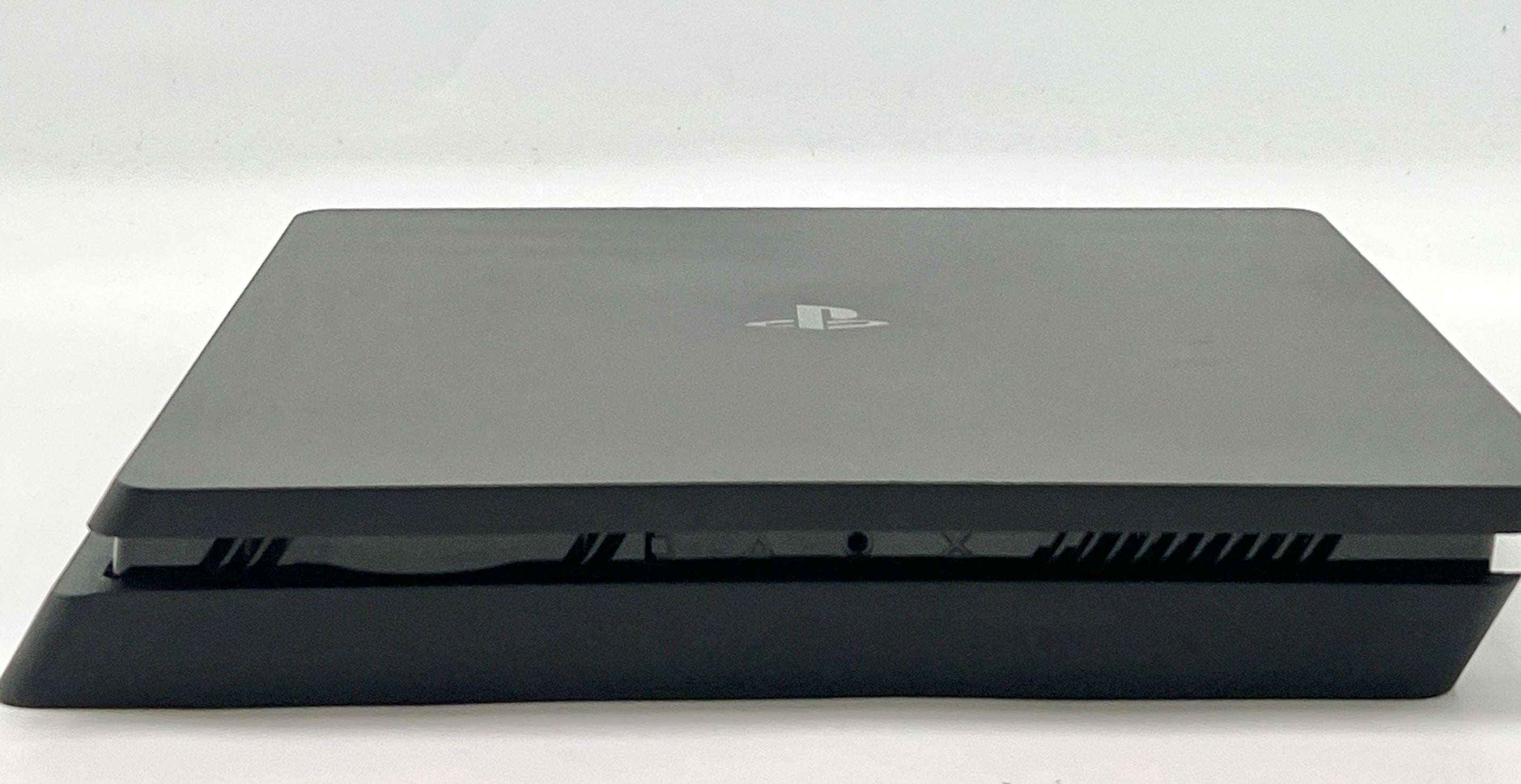 Sony PlayStation 4 (CUH-2115B) w/ Controller - Used