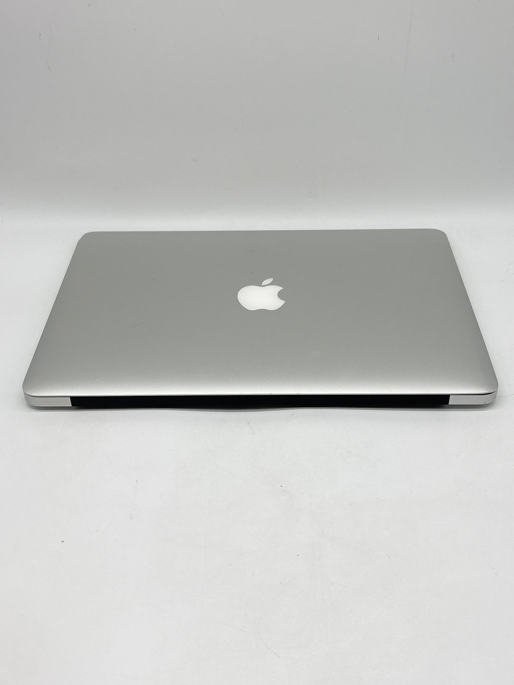 Apple MacBook Air 13" A1466 2015 i7 8GB ram 256GB SSD - For Parts (Read)