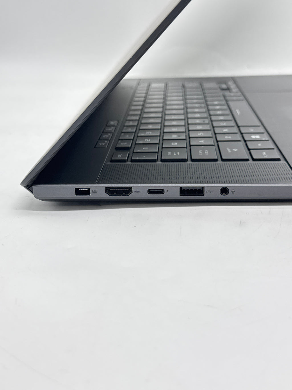 Asus ROG Zephyrus G16 GU605MI Ultra 9 185H 16GB 1TB RTX 4070 - Used