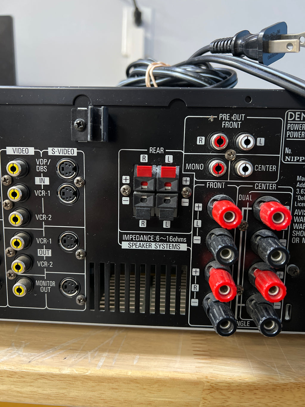 Denon AVR-2000 A/V Receiver Black Digital Tuner Audio Surround Receiver