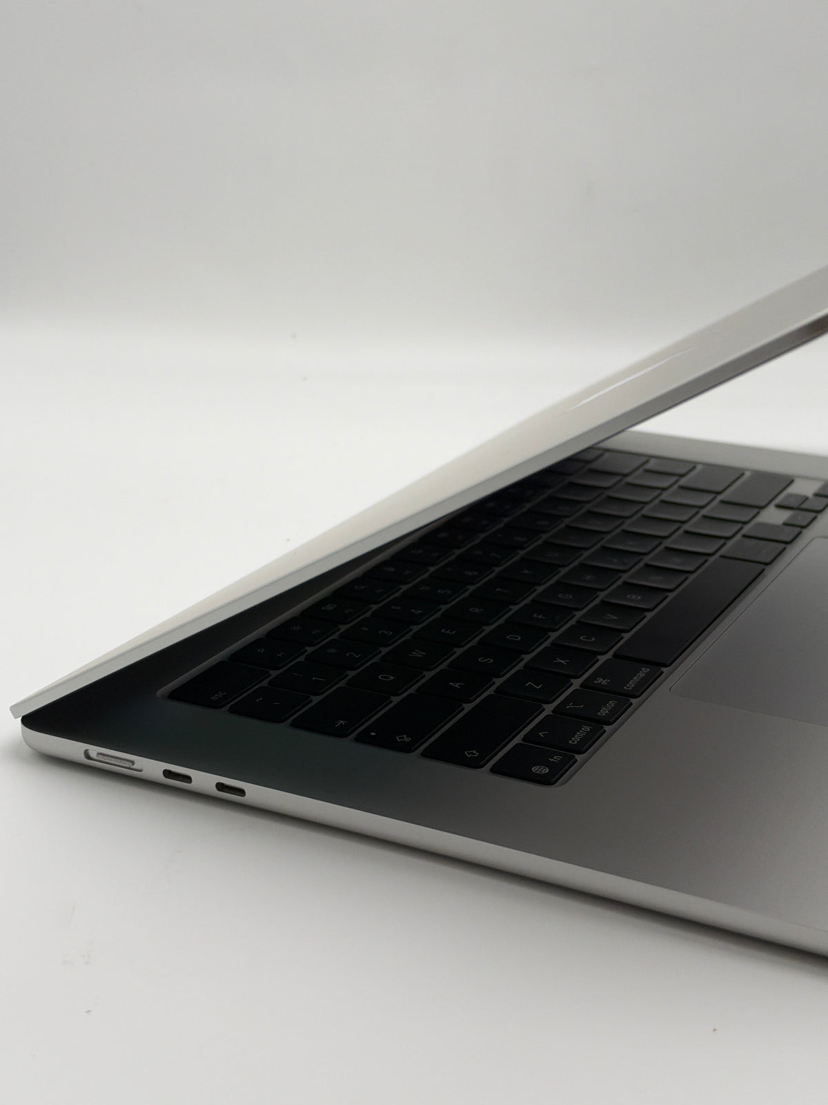 Apple MacBook Air 15in A3448 M5 24GB RAM 1TB SSD Silver - Used