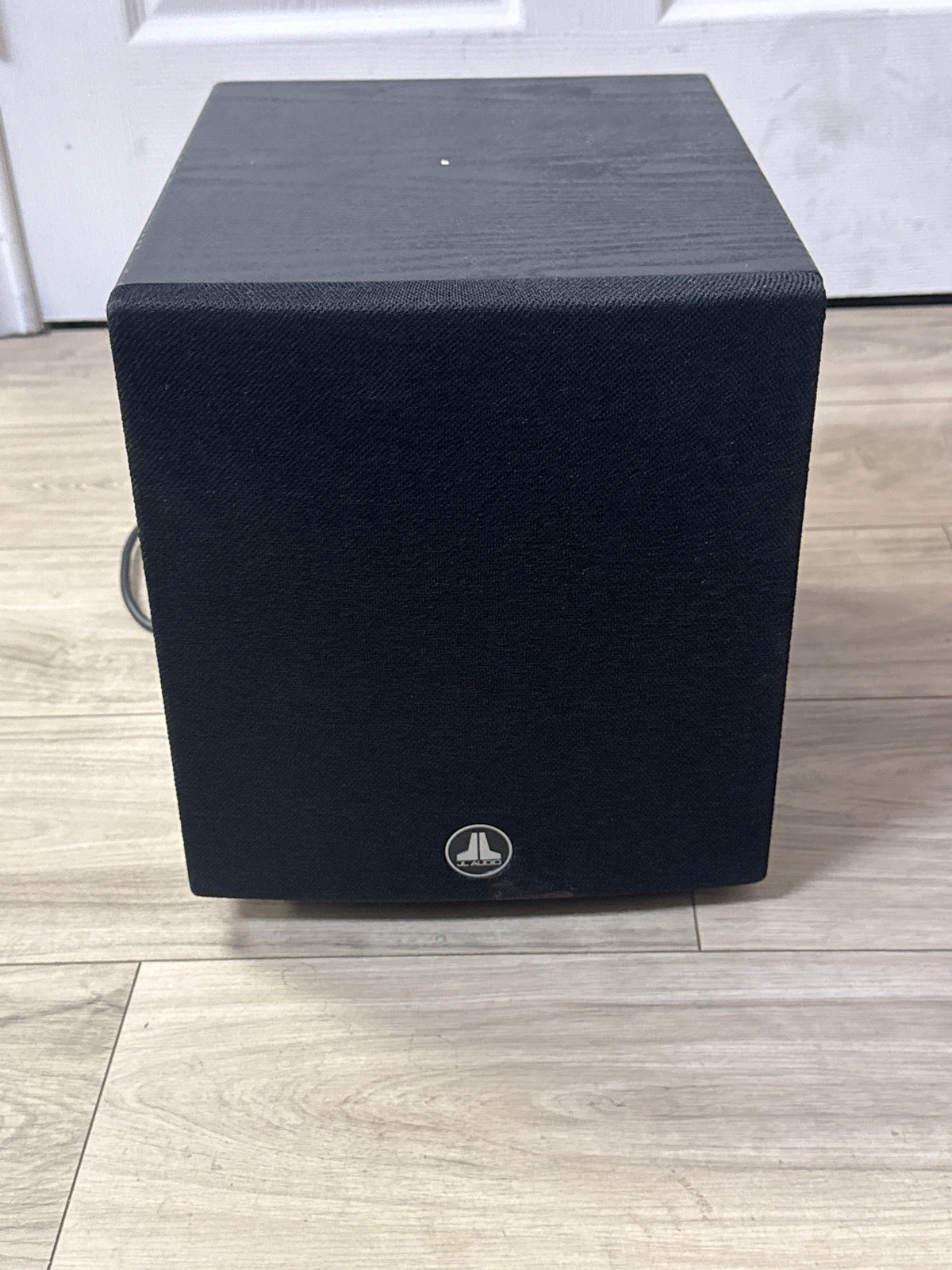 JL Audio Dominion D108 8" Powered Subwoofer Home Woodgrain Black - Used