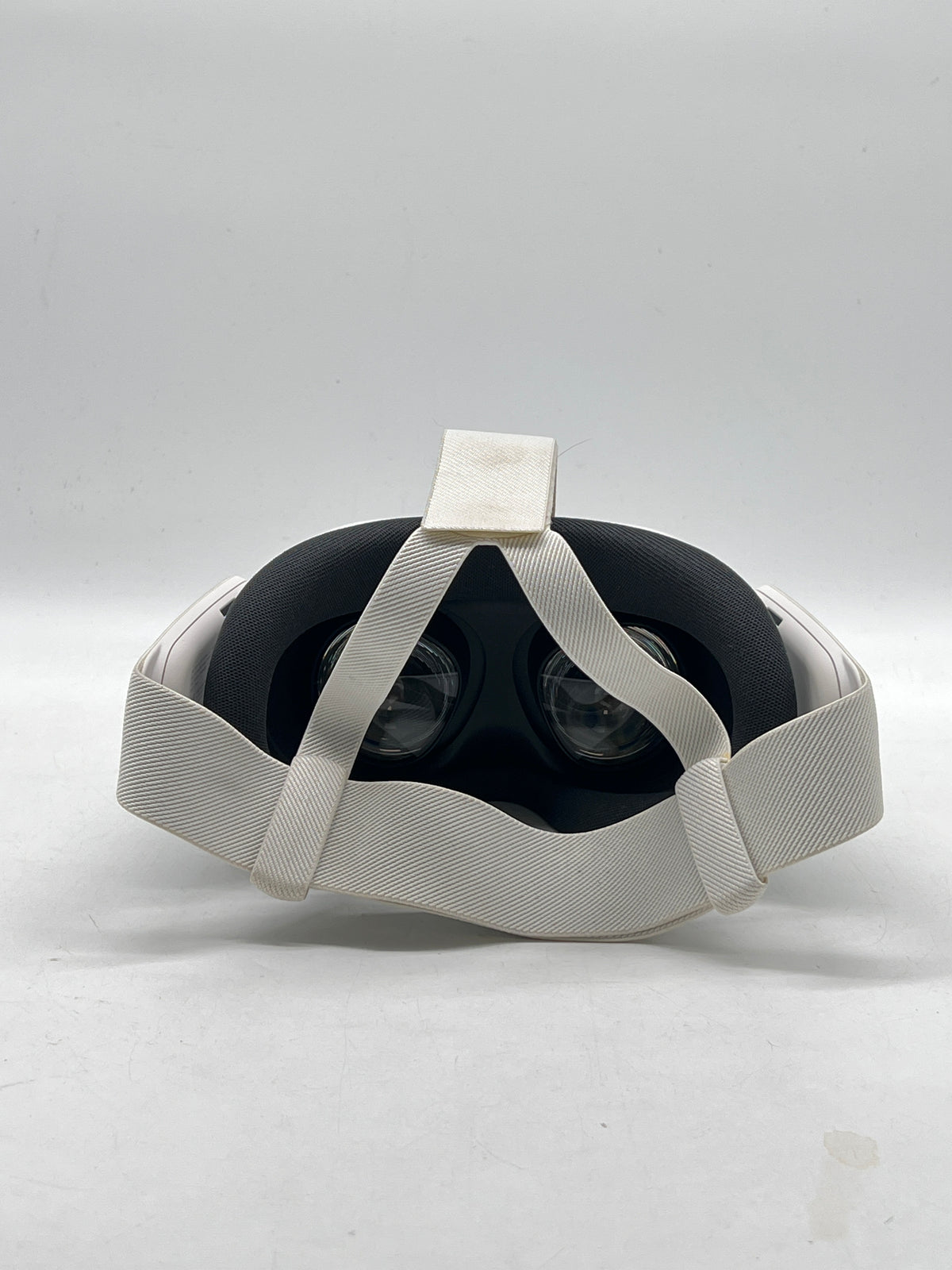 Meta Quest 3S P97 128GB Standalone All-in-One VR Headset White - Used