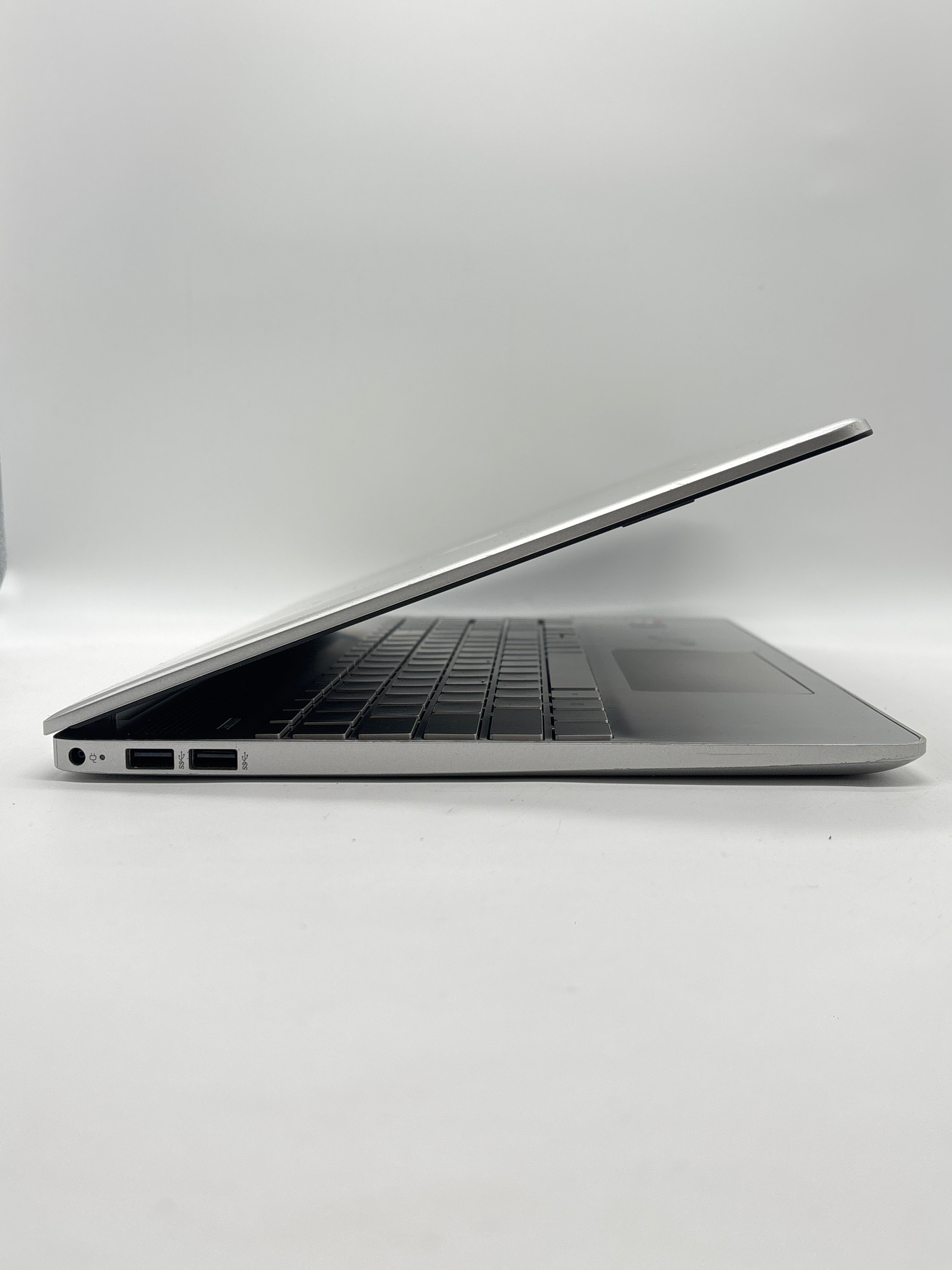HP Pavilion 15-dy2073dx i7-1165G7 16GB RAM 512GB SSD - For Parts (No Power)