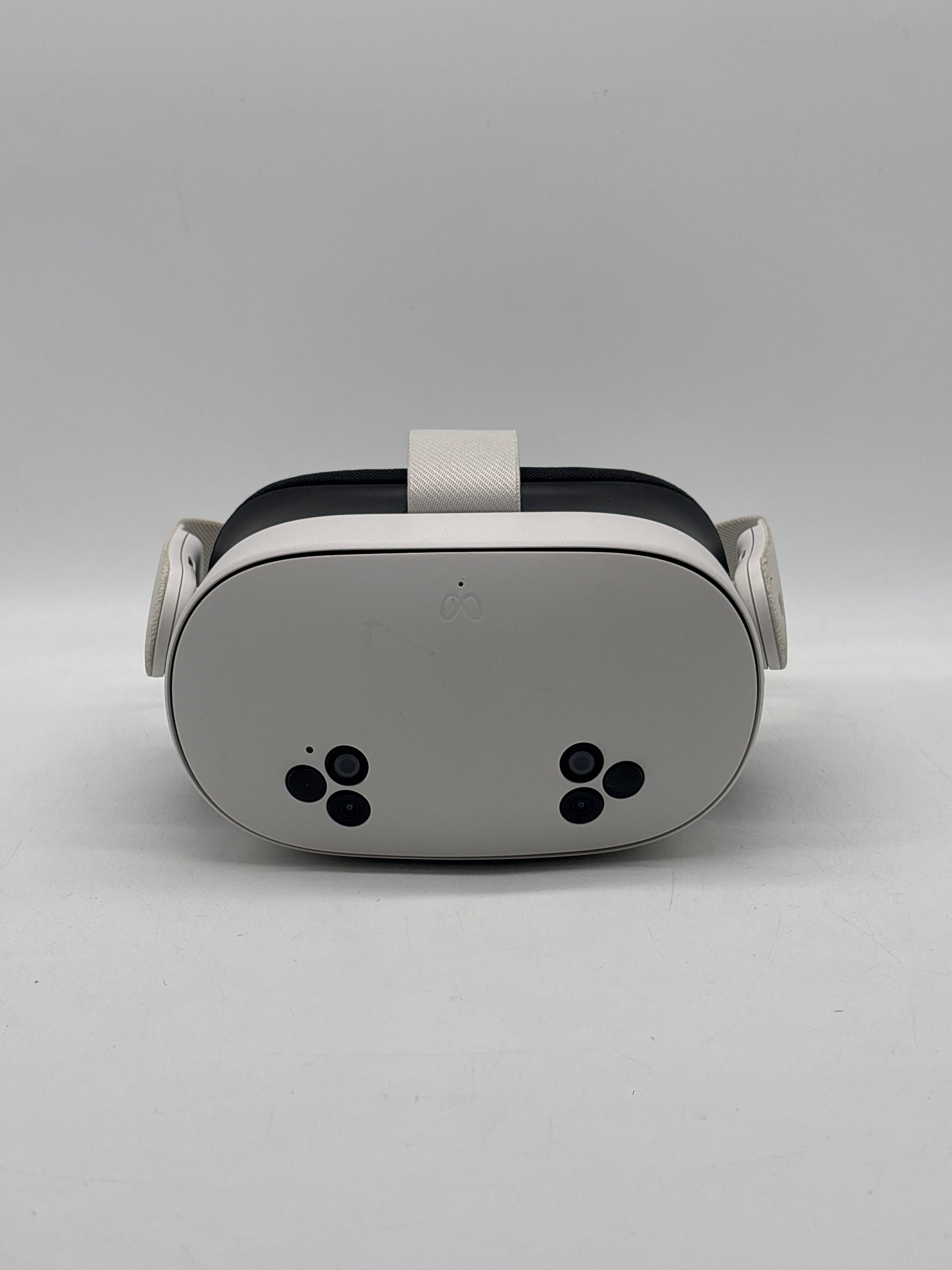 Meta Quest 3S 128GB Standalone All-in-One VR Headset P97