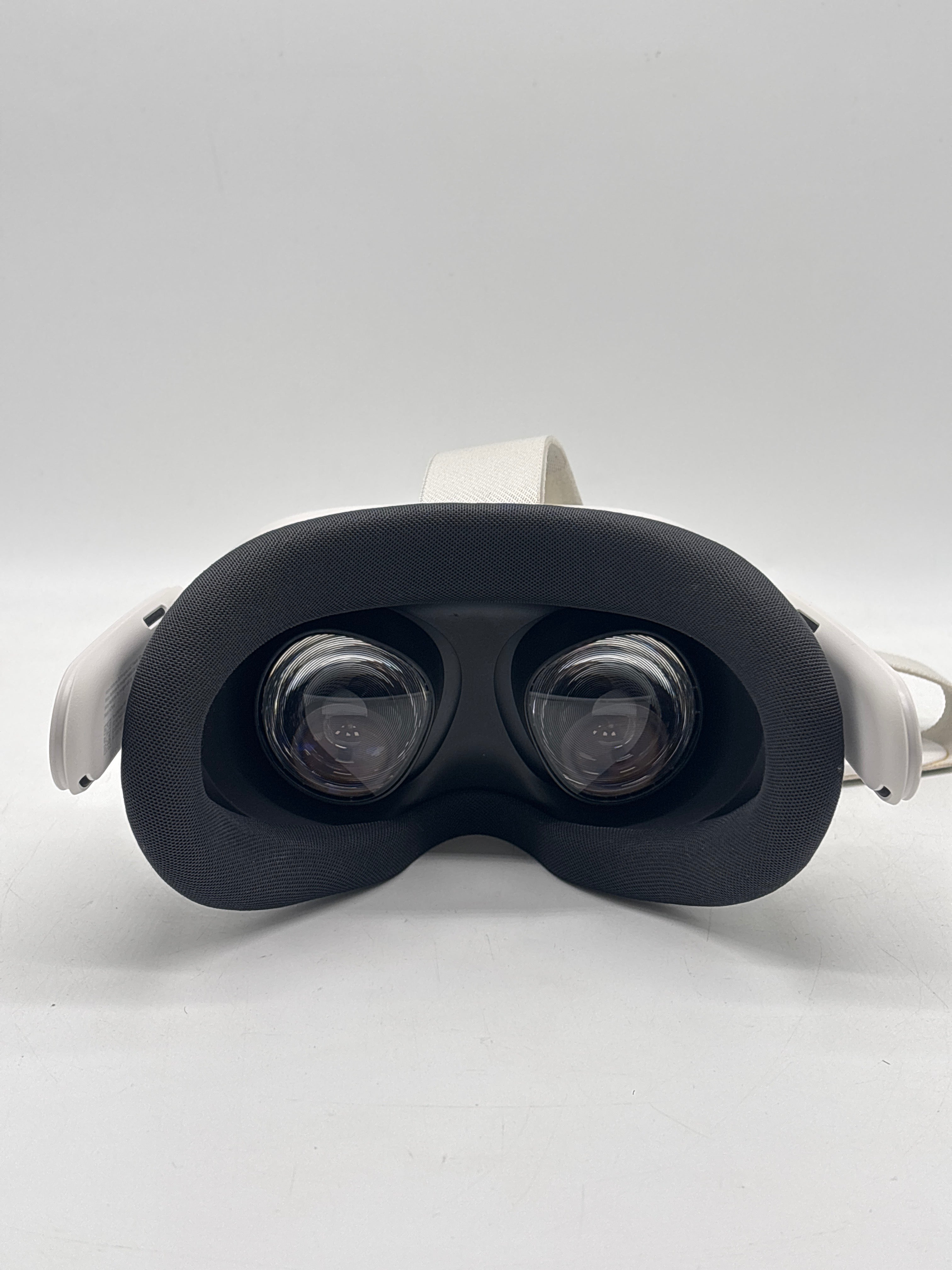 Meta Quest 3S 128GB Standalone All-in-One VR Headset P97