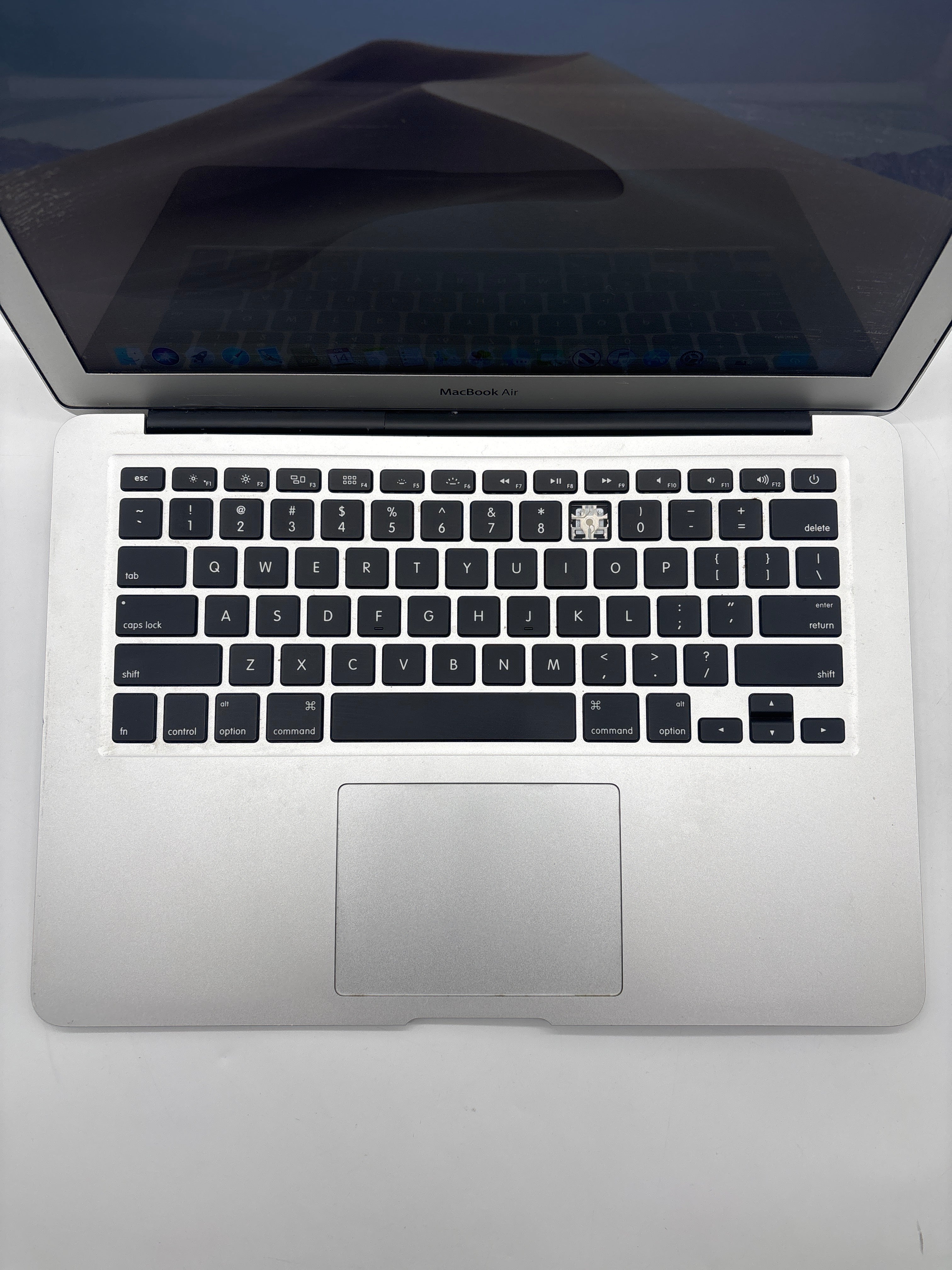 Apple MacBook Air 13" A1466 i7 8GB RAM 128GB SSD - For Parts (Read DESC)