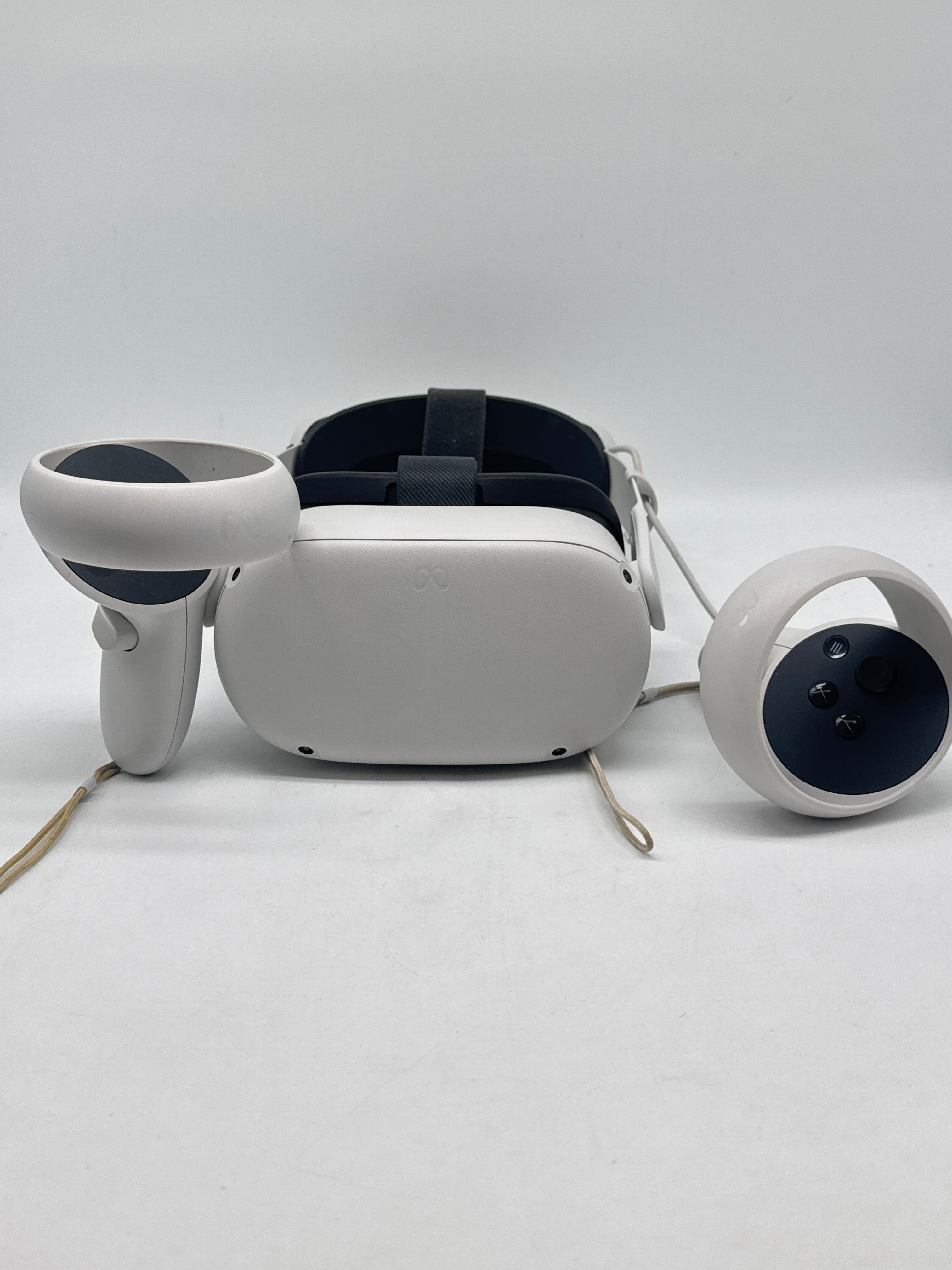 Meta Quest 2 Standalone VR Headset 128GB White - Used
