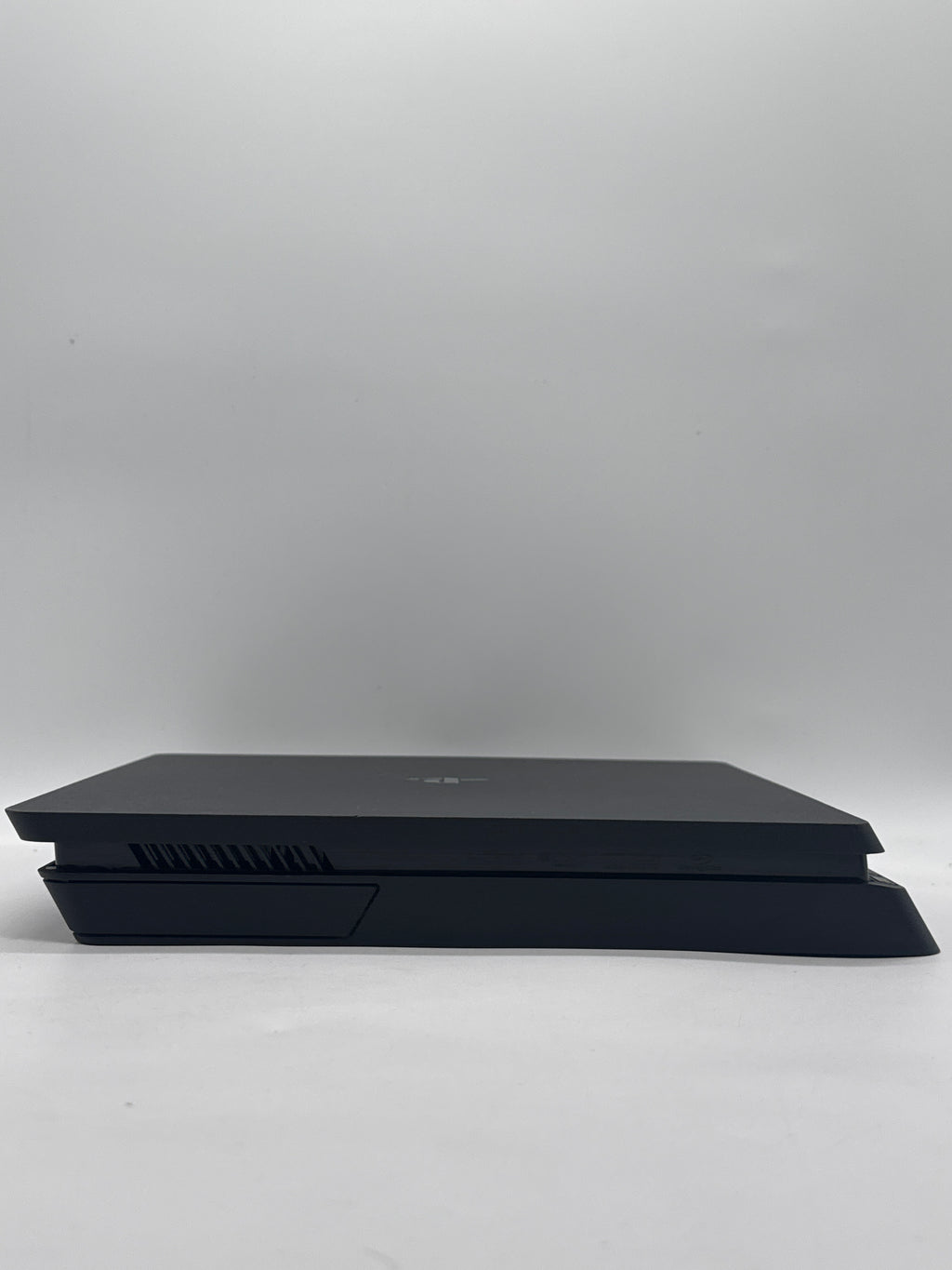 Sony PlayStation 4 Slim (CUH-2215B) 1TB w/ controller - Used