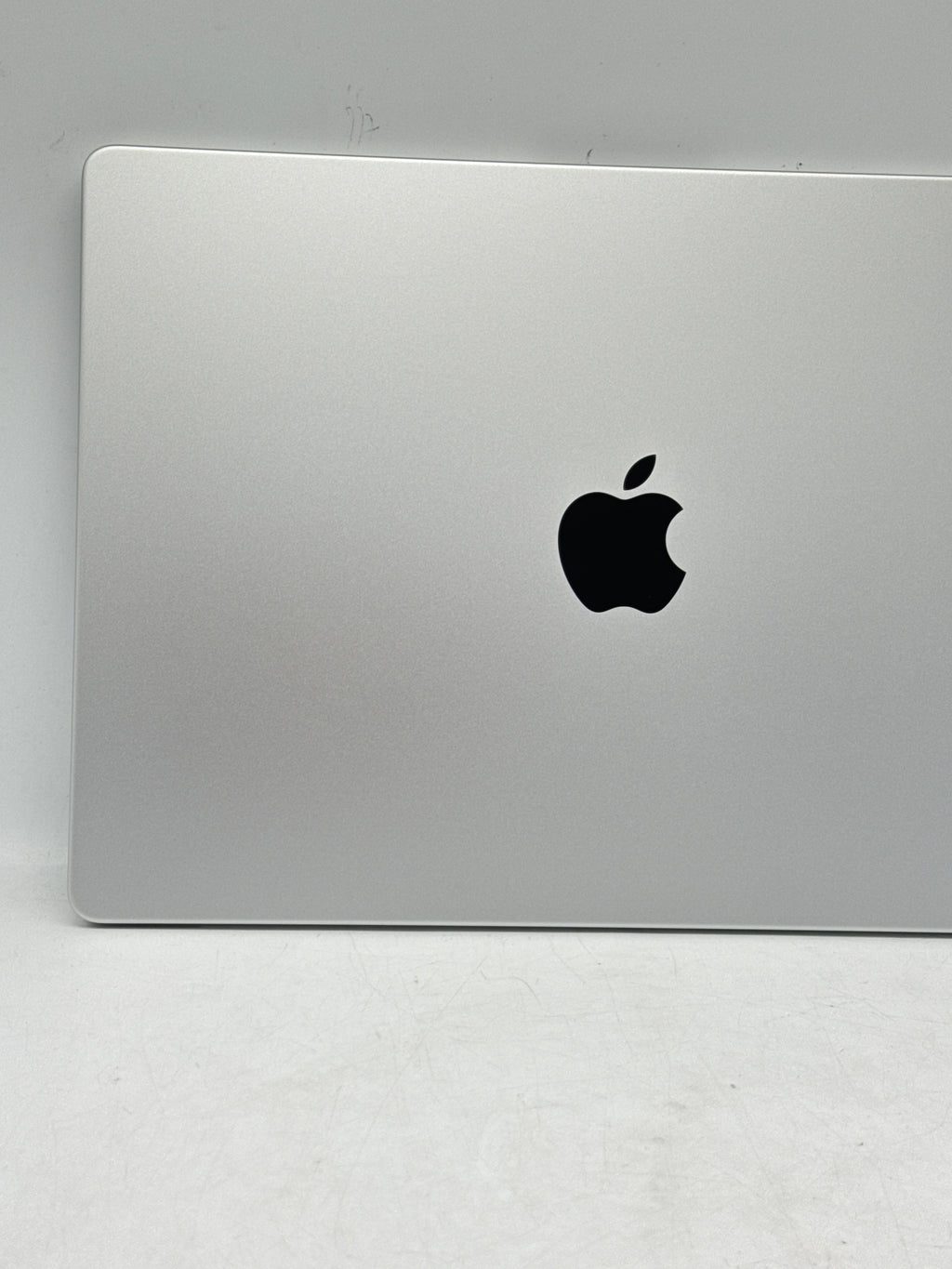 Apple MacBook Pro  M5 A3434 16GB RAM 1TB SSD 14.2" - Used