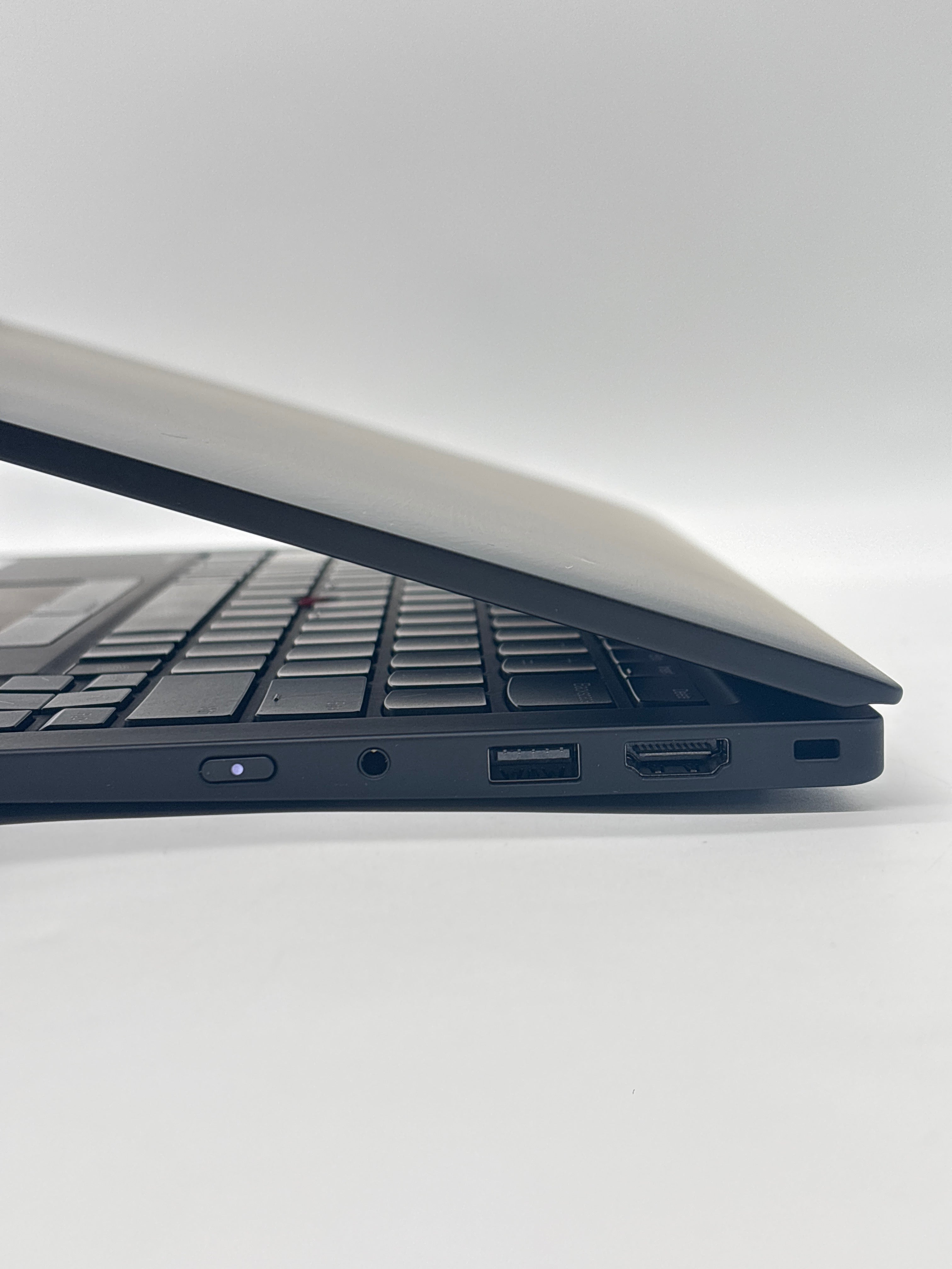 Lenovo ThinkPad X1 Carbon Gen 12 Ultra 7 165U 32GB 1TB Touch - (Warranty)