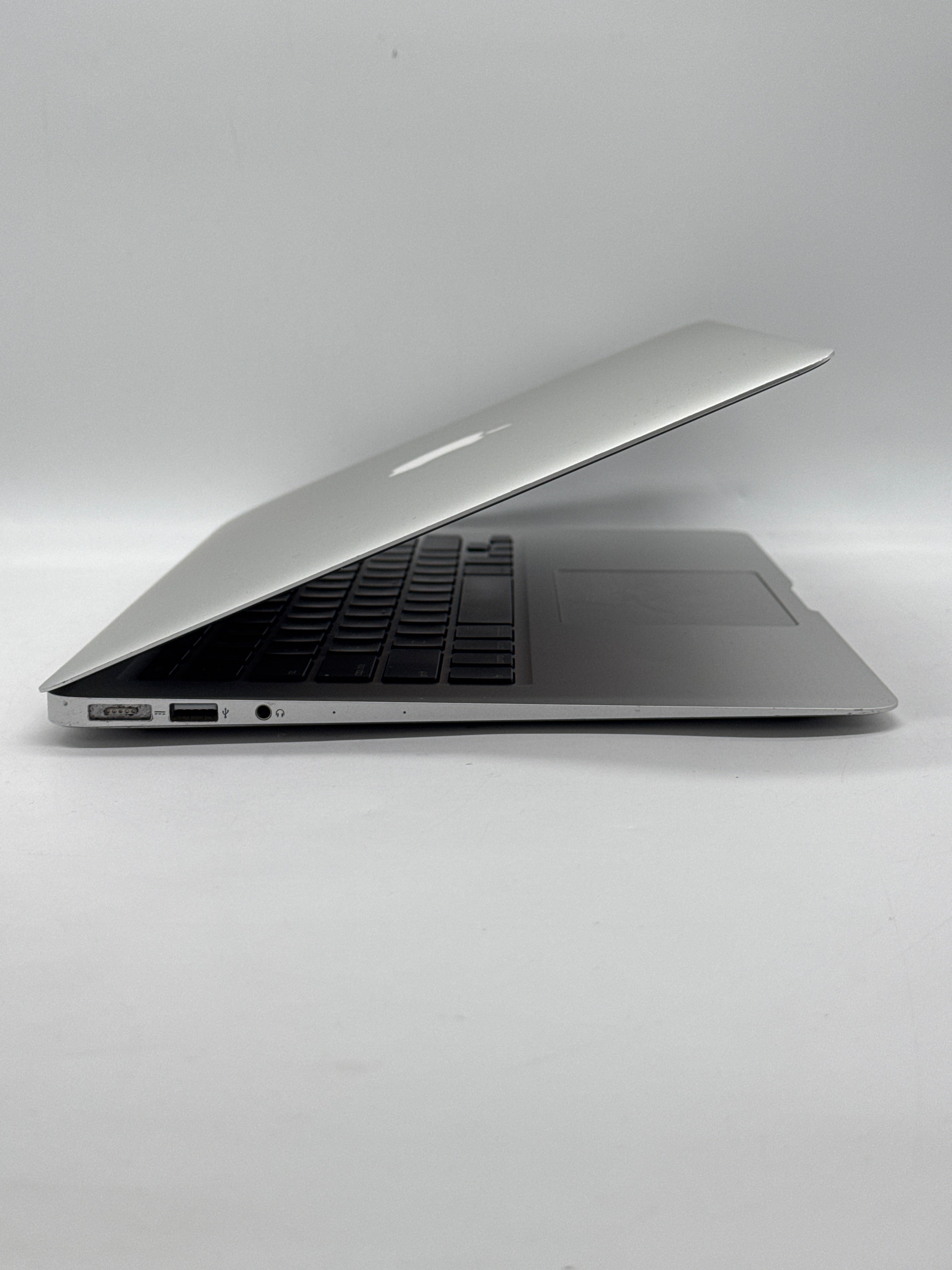 Apple MacBook Air 13" A1466 2015 i5 1.6 GHz 4GB RAM 128GB SSD