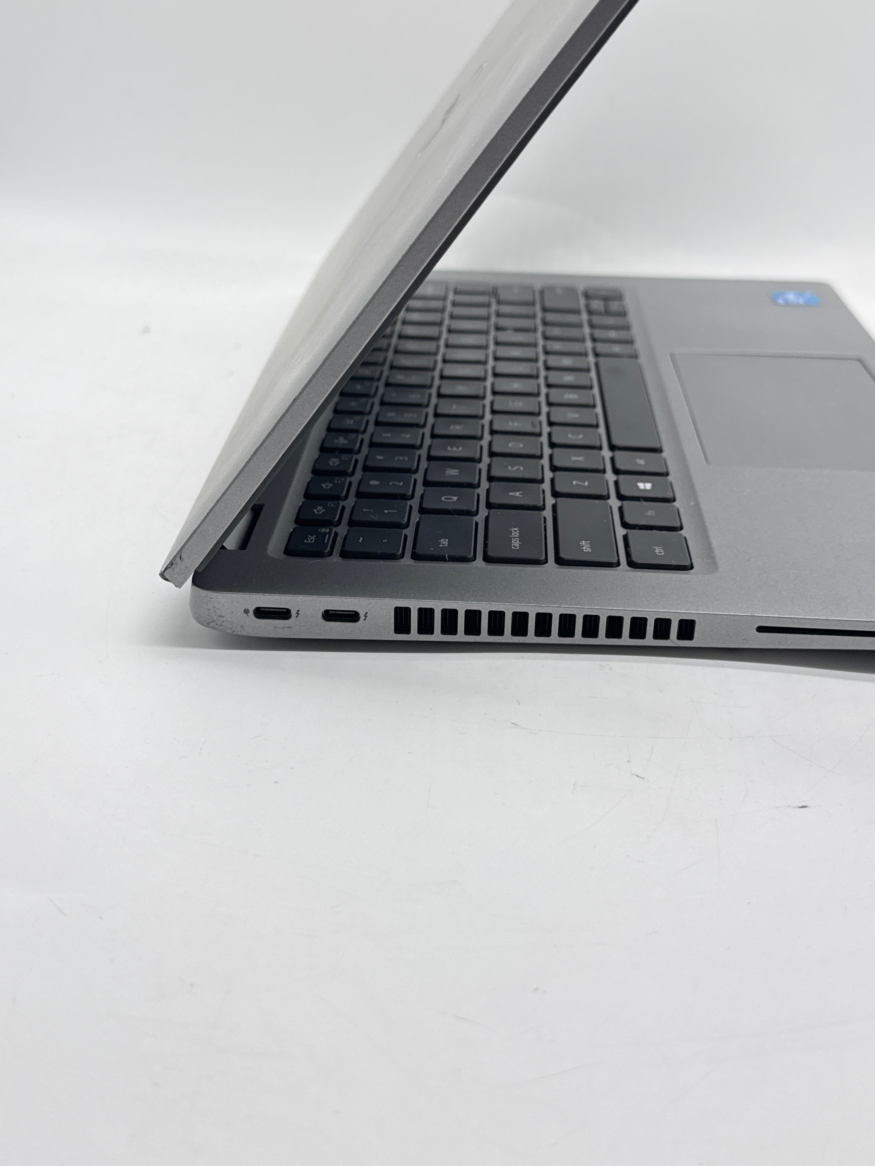 Dell Latitude 5420 i5-1145G7 16GB RAM 256GB SSD - Cracked Corners