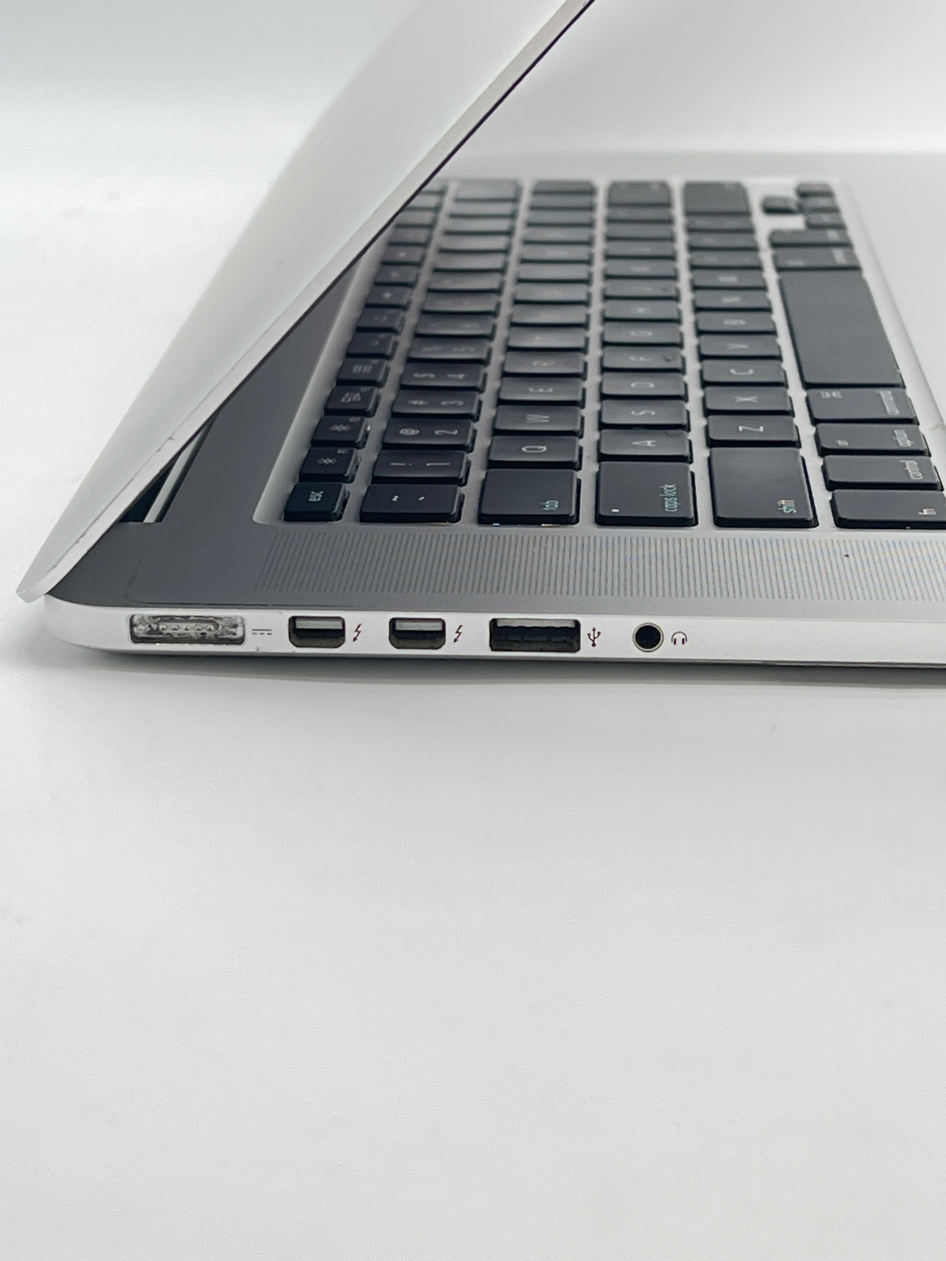 Apple MacBook Pro 15 A1398 2014 Intel i7 16GB RAM 256GB SSD Silver - Used