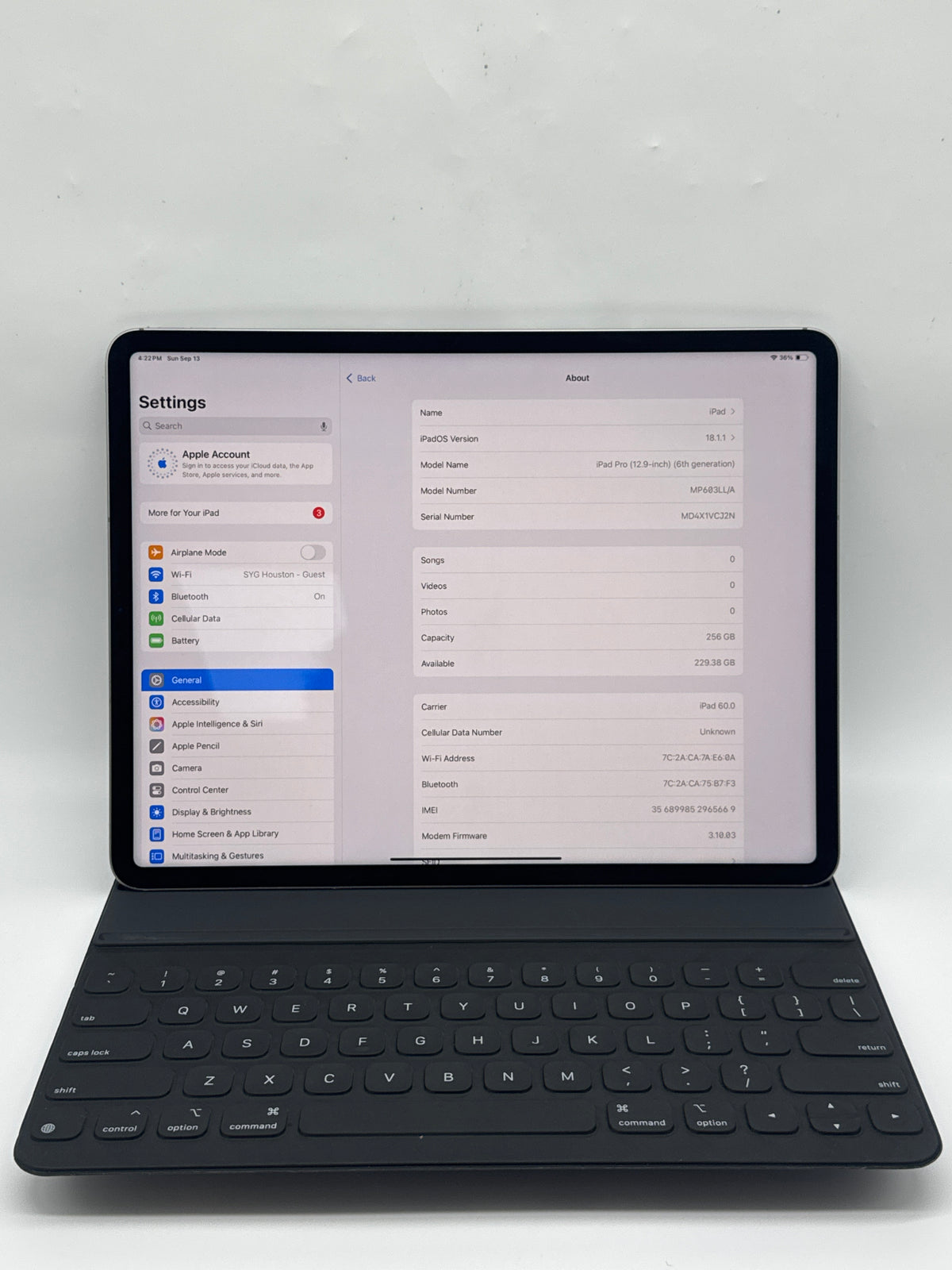 Apple iPad Pro 6th Gen 12.9" 128GB Wi-Fi Silver w/ Apple Magic Keyboard - Used