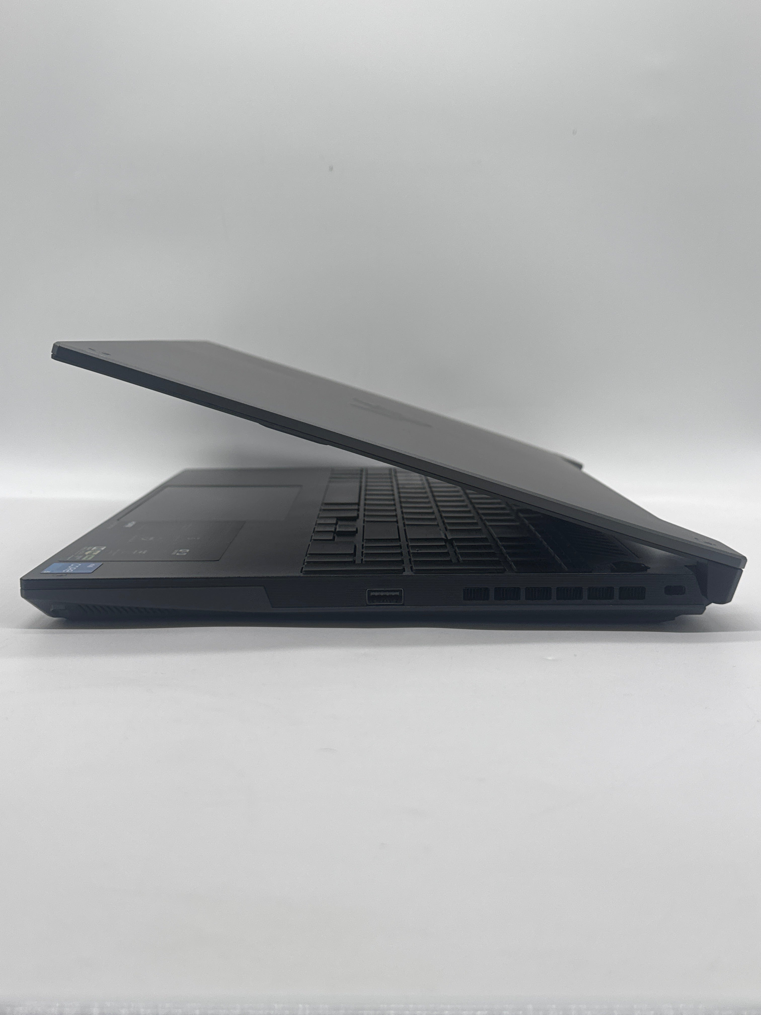 Asus TUF F15 FX507Z 15.6" i5-12500H 16GB RAM 512GB SSD GeForce RTX 3050