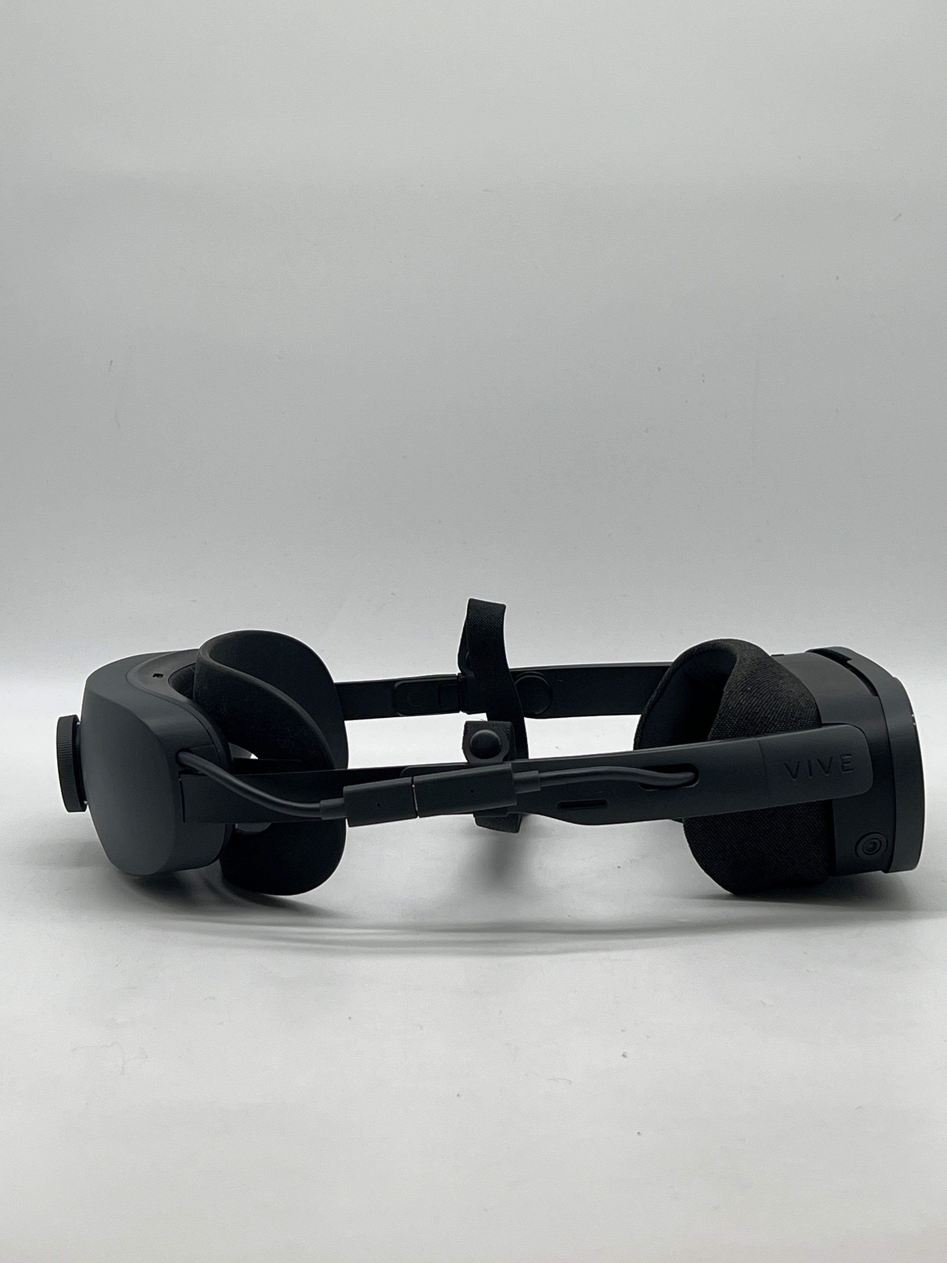 HTC Vive XR Elite 128GB Standalone All-in-One VR Headset Black - Used