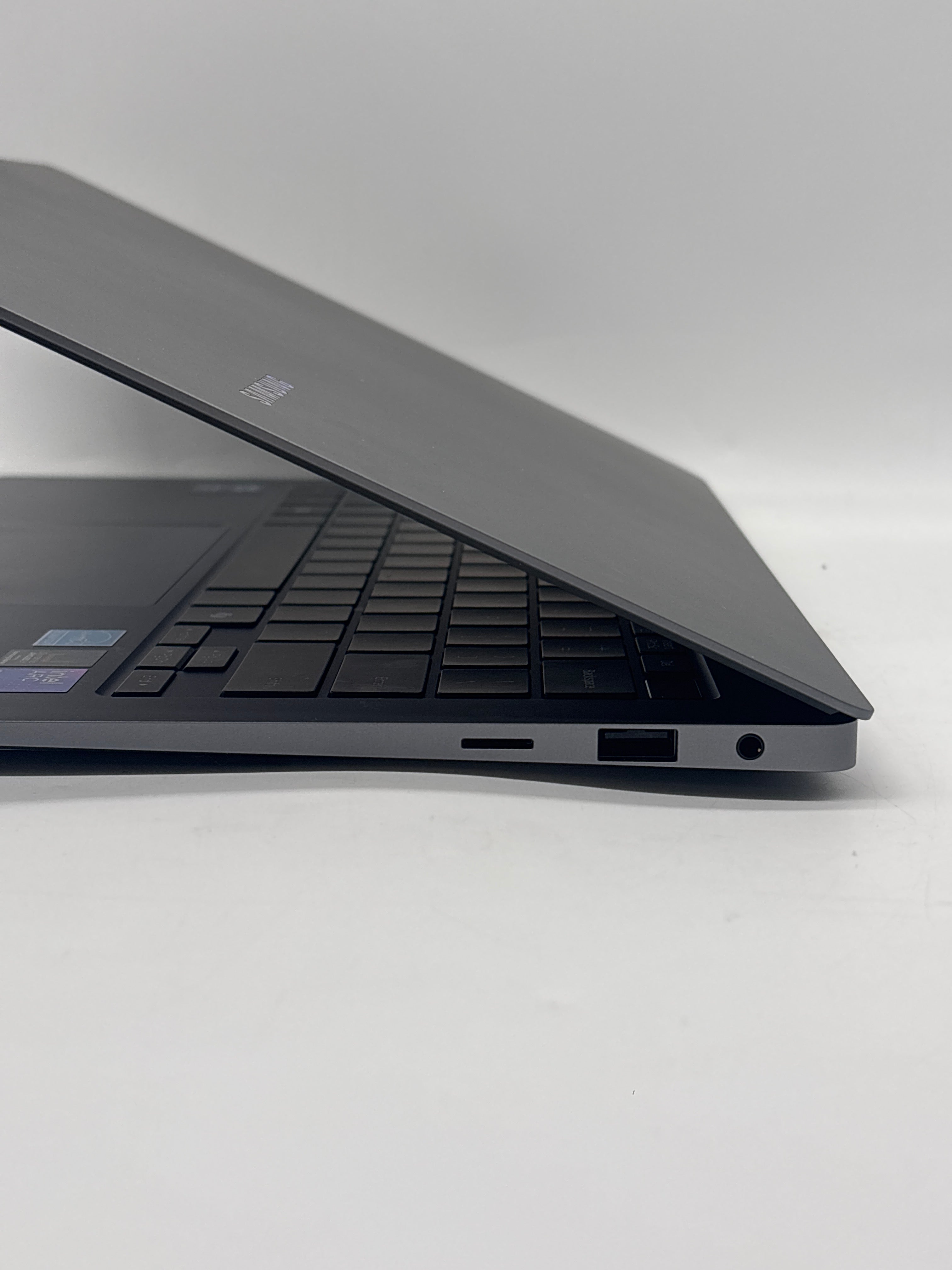 Samsung Galaxy Book NP940XHA Touch Ultra 7 256V 16GB RAM 512GB SSD Used