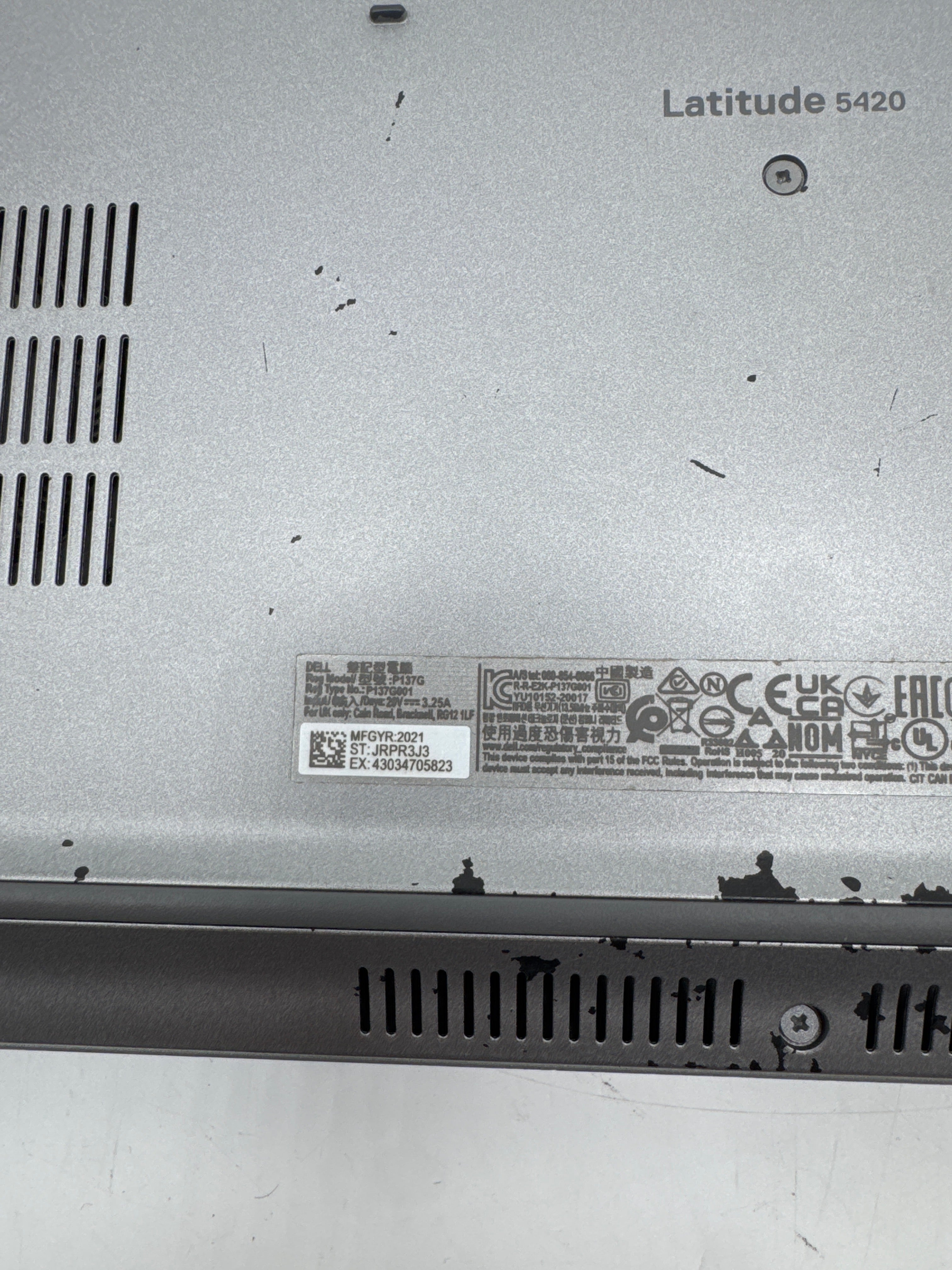 Dell Latitude 5420 i5-1145G7 16GB RAM 256GB SSD - Cracked Corners
