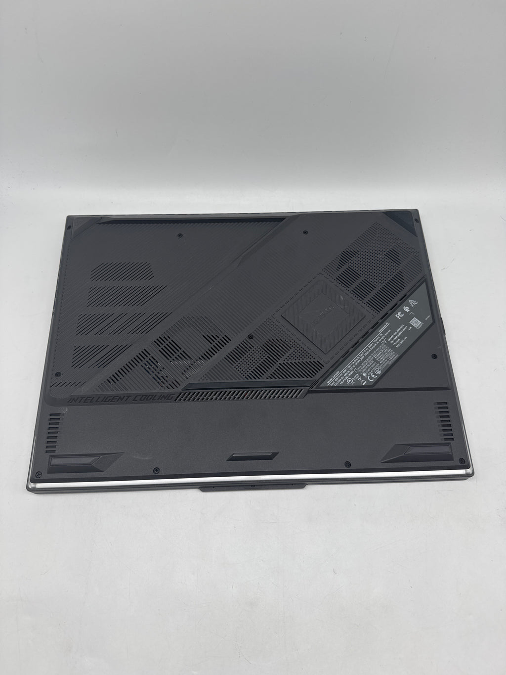 Asus ROG Strix G614PR 16" Ryzen 9 8940HX 16GB RAM 1TB SSD GeForce RTX 5070 Ti